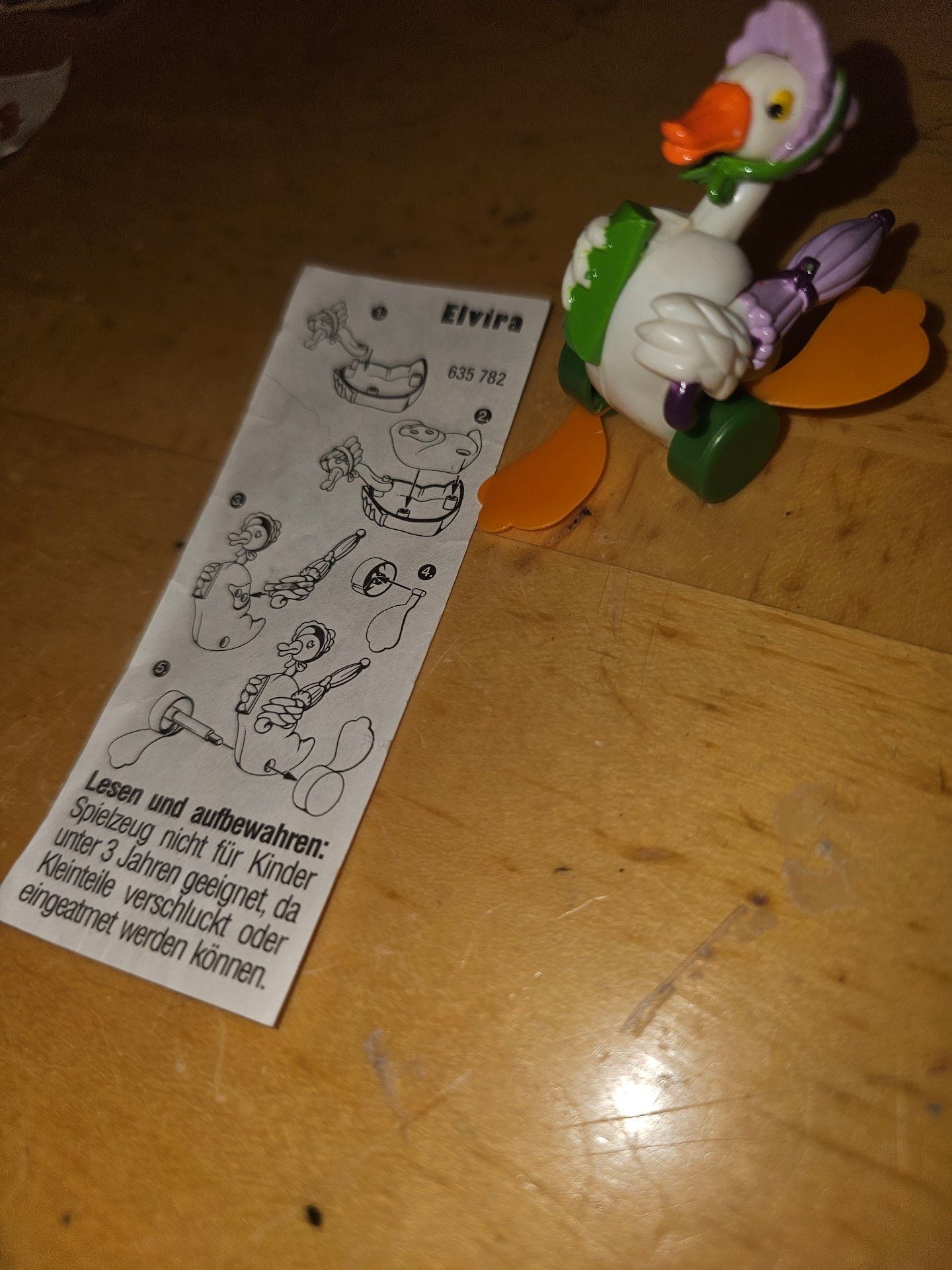 Kinder Surprise Elvira Duck Figure With BPZ 635 782 1