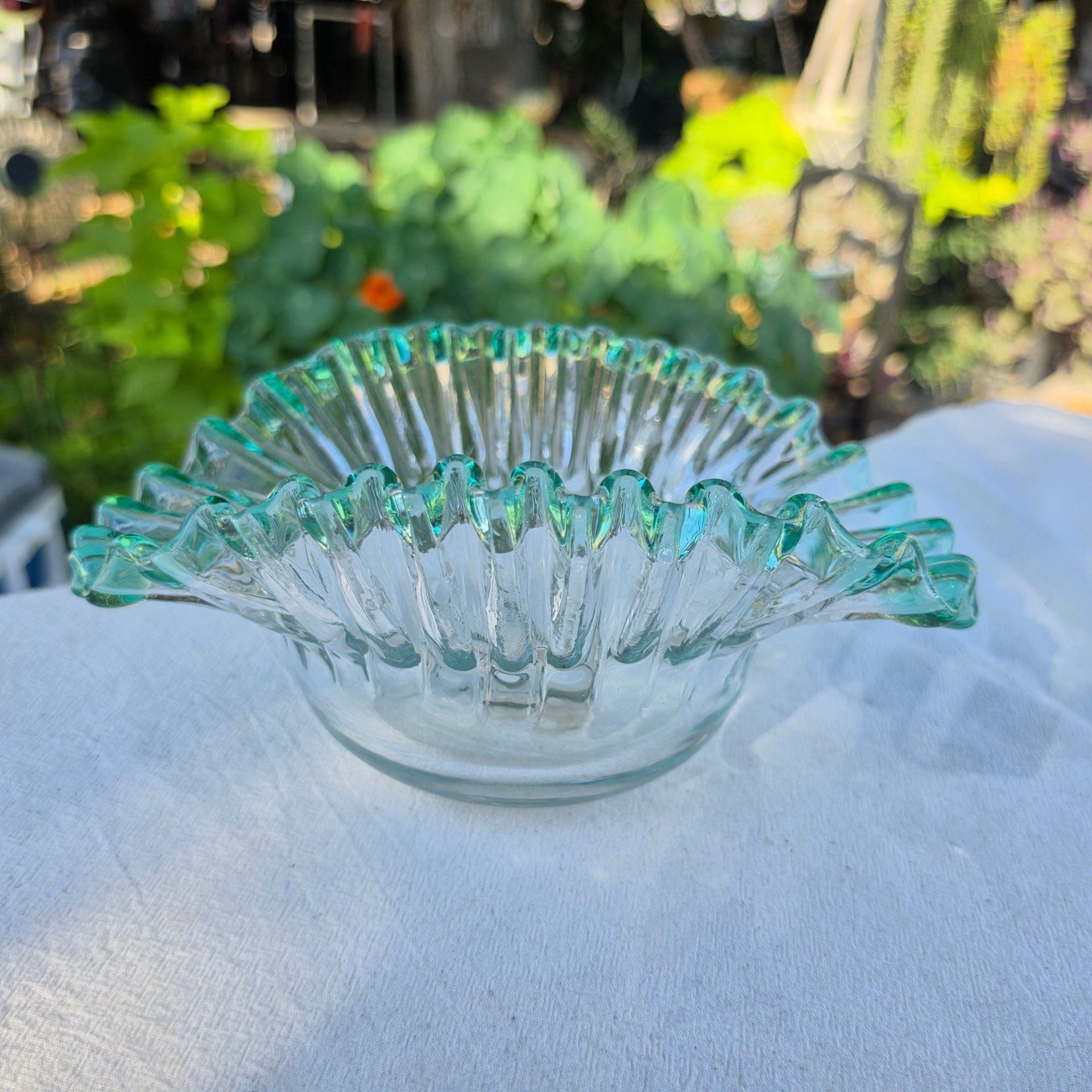 Vintage Art Glass Ruffled Edge Clear And Green Bowl 2