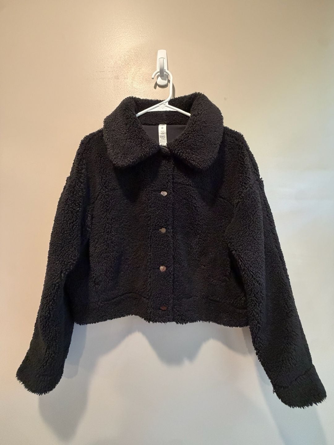 Lululemon Fleece Jacket Size 8 Black Sherpa Cropped Button Up 2