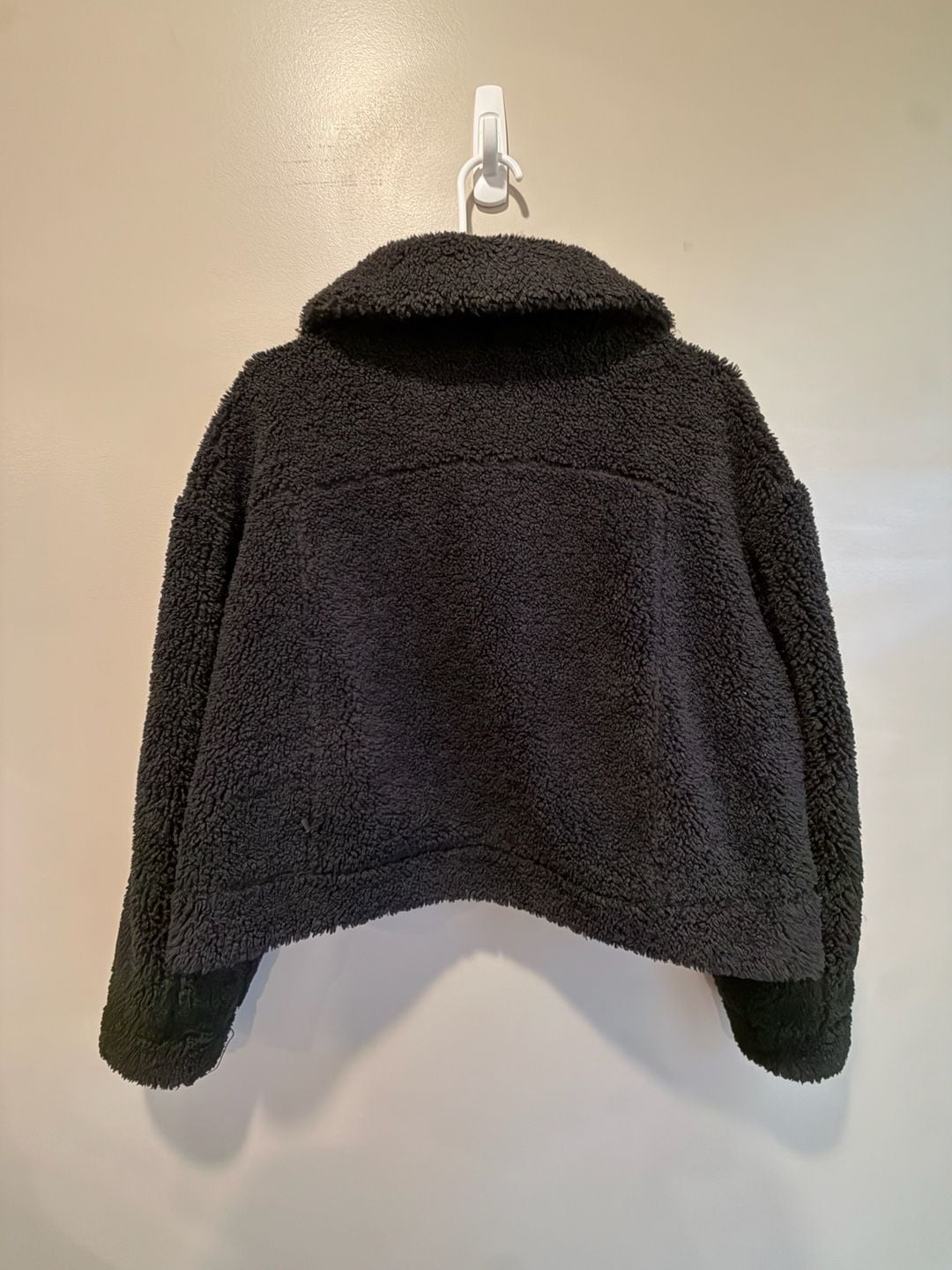 Lululemon Fleece Jacket Size 8 Black Sherpa Cropped Button Up 4