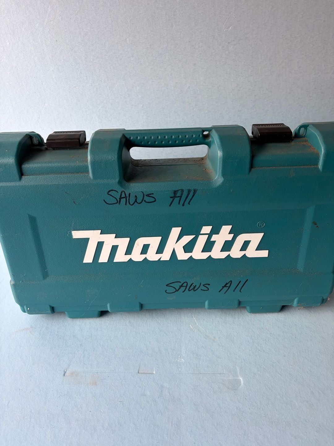 Makita JR3050T Reciprocasting Saw -  With Case And several Blades excellent cond 10