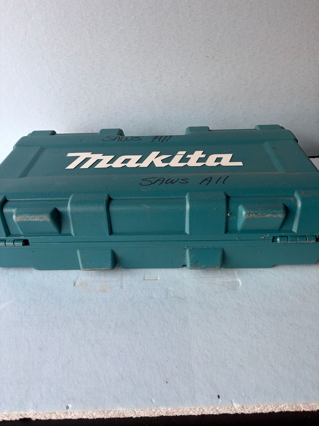 Makita JR3050T Reciprocasting Saw -  With Case And several Blades excellent cond 16