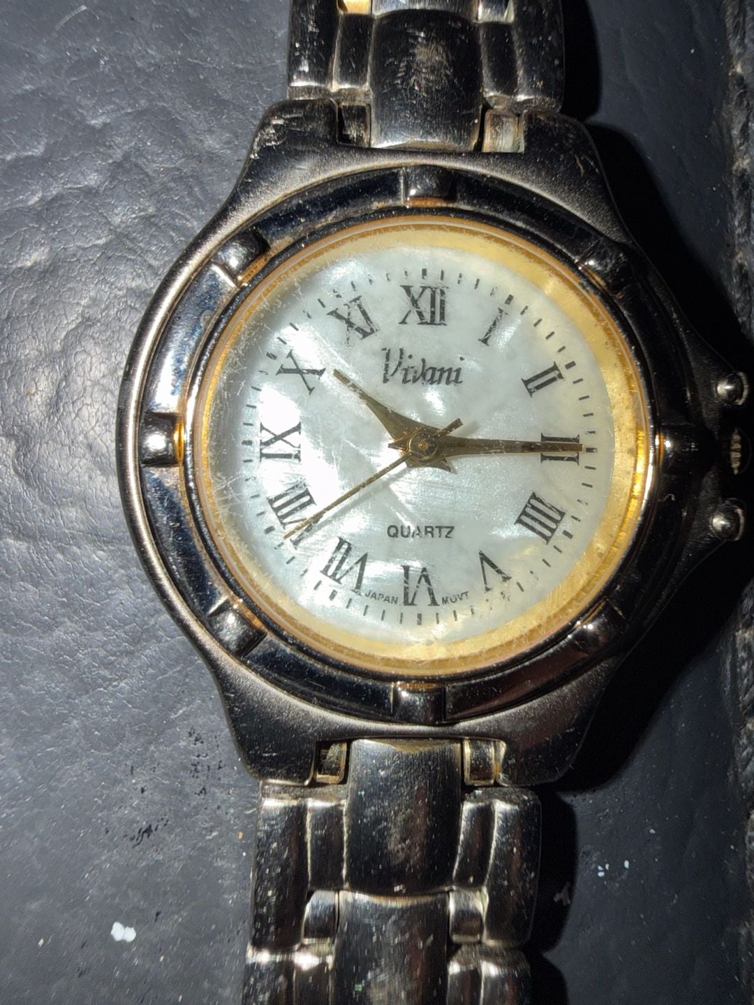 Vivani Quartz Watch Mother of Pearl Dial Silver Tone Metal Link Band 3