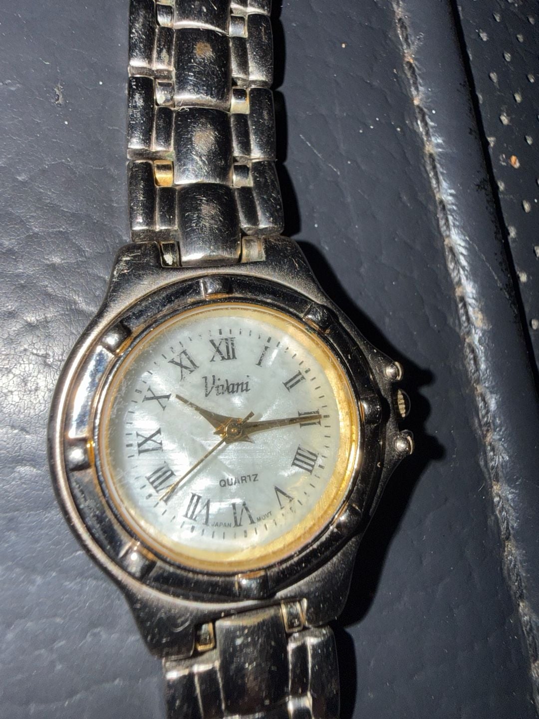 Vivani Quartz Watch Mother of Pearl Dial Silver Tone Metal Link Band 4