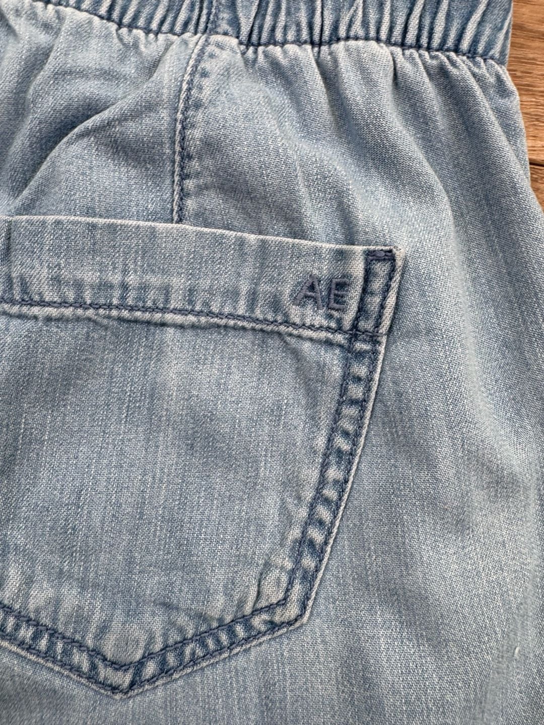 American Eagle Women’s Cargo Jogger Jeans Light Wash Denim 00 Short 12