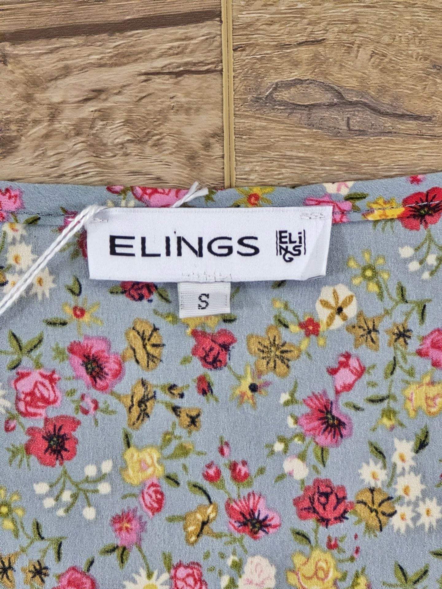 ELINGS Floral Maxi Dress Blue Tiered Flutter Sleeve V Neck Size S NWT 7