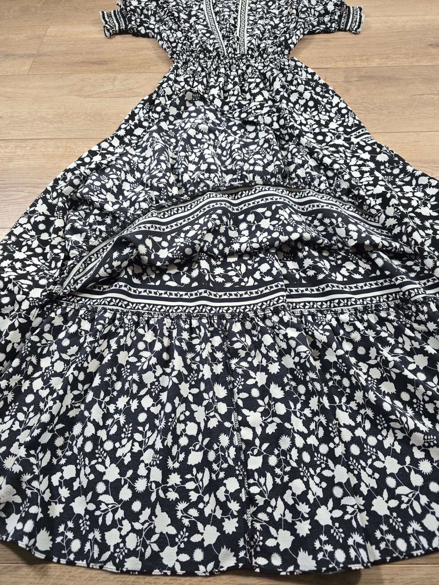 Max Studio Floral Tiered Maxi Dress Black White Smocked Waist Size M Est 8