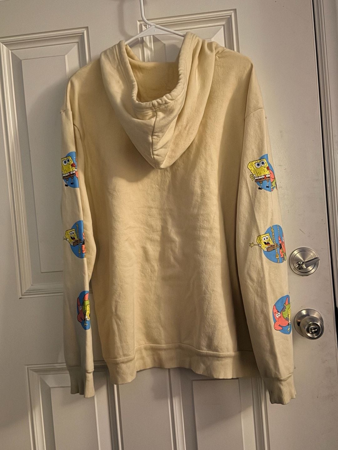 Nickelodeon SpongeBob SquarePants Hoodie Size L Yellow Graphic Pullover. unisex (men's and women's). 2