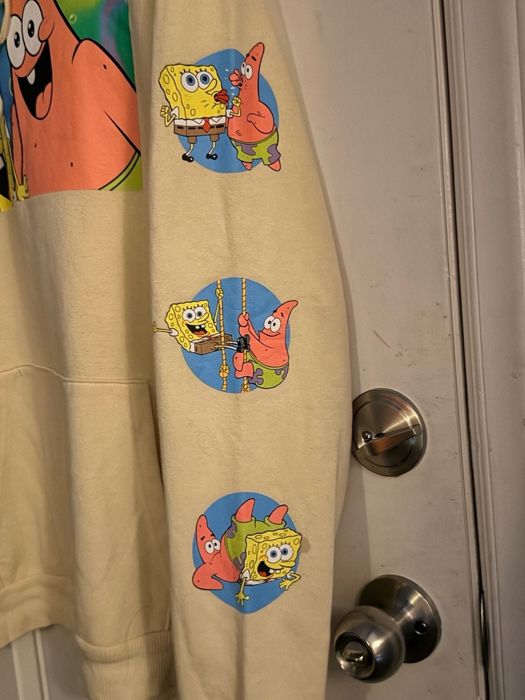 Nickelodeon SpongeBob SquarePants Hoodie Size L Yellow Graphic Pullover. unisex (men's and women's). 5