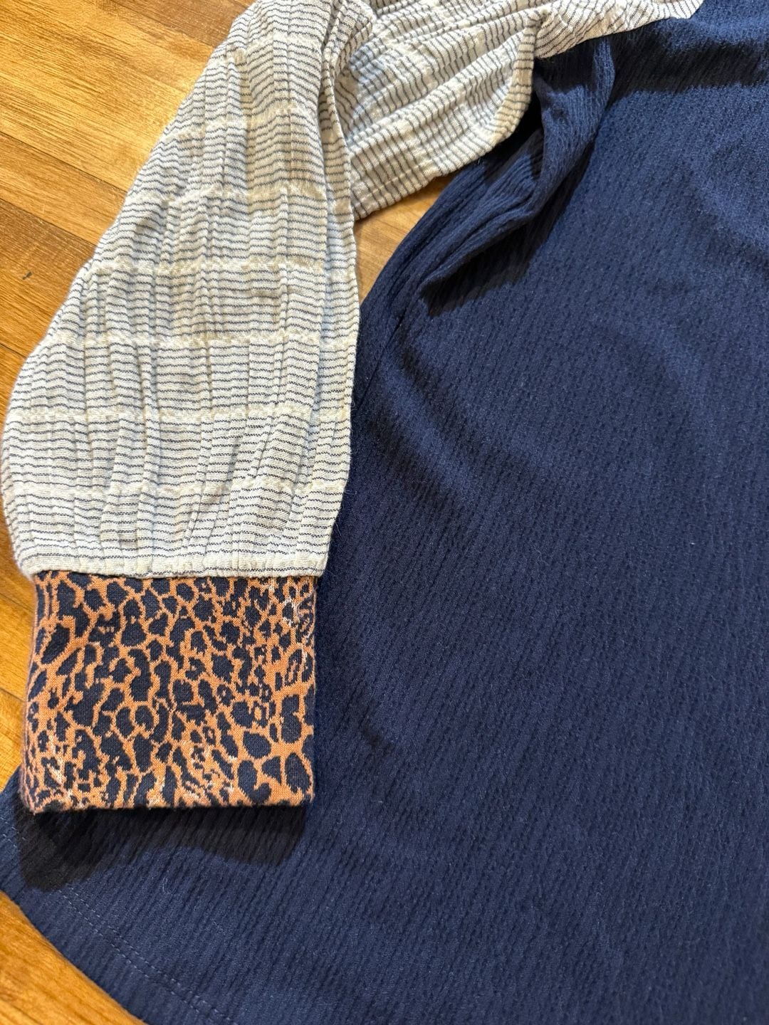 THML Long Sleeve Top Size M Blue Striped Leopard Print(b1) 5