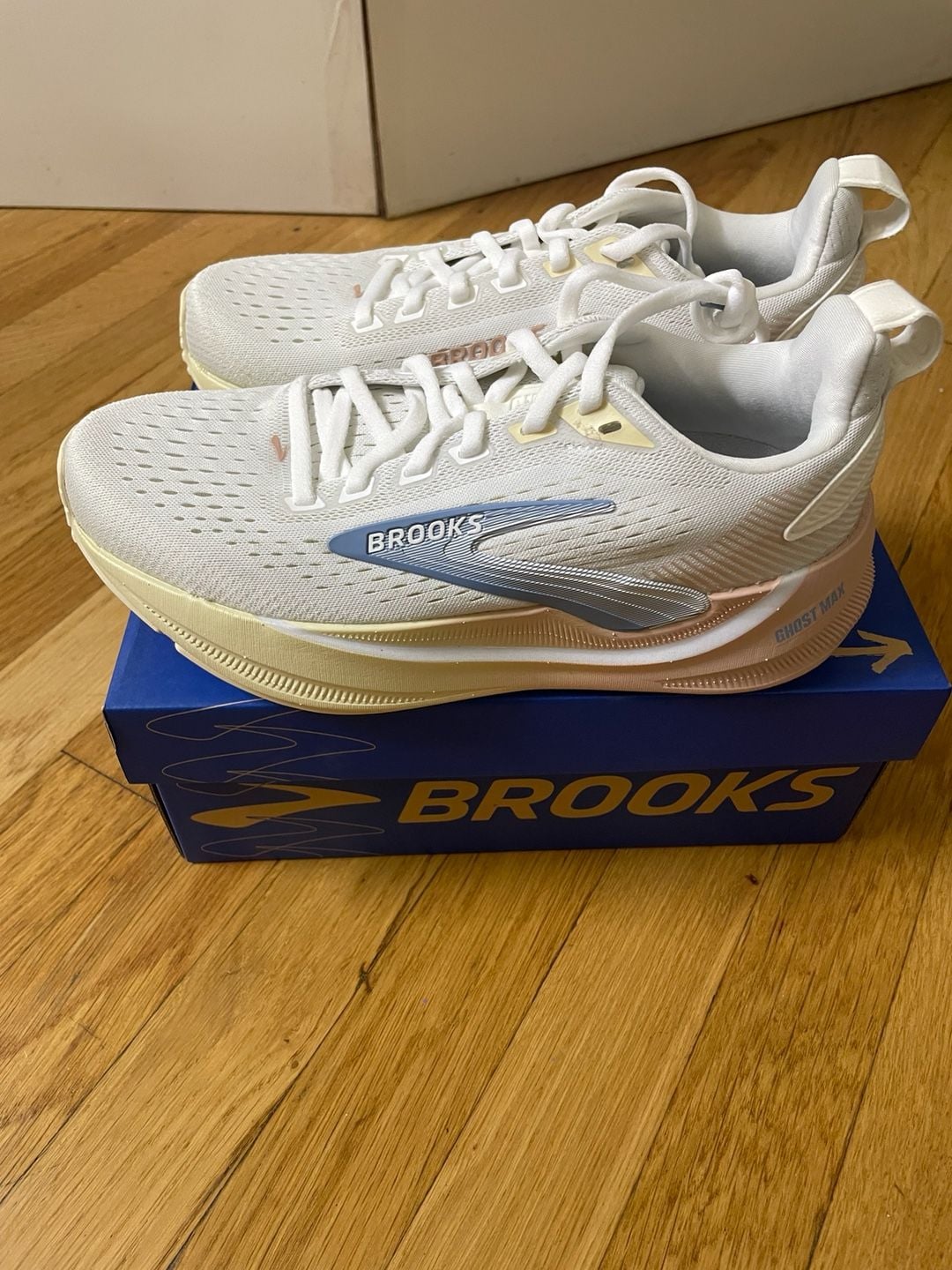 Brooks Ghost Max 4 4