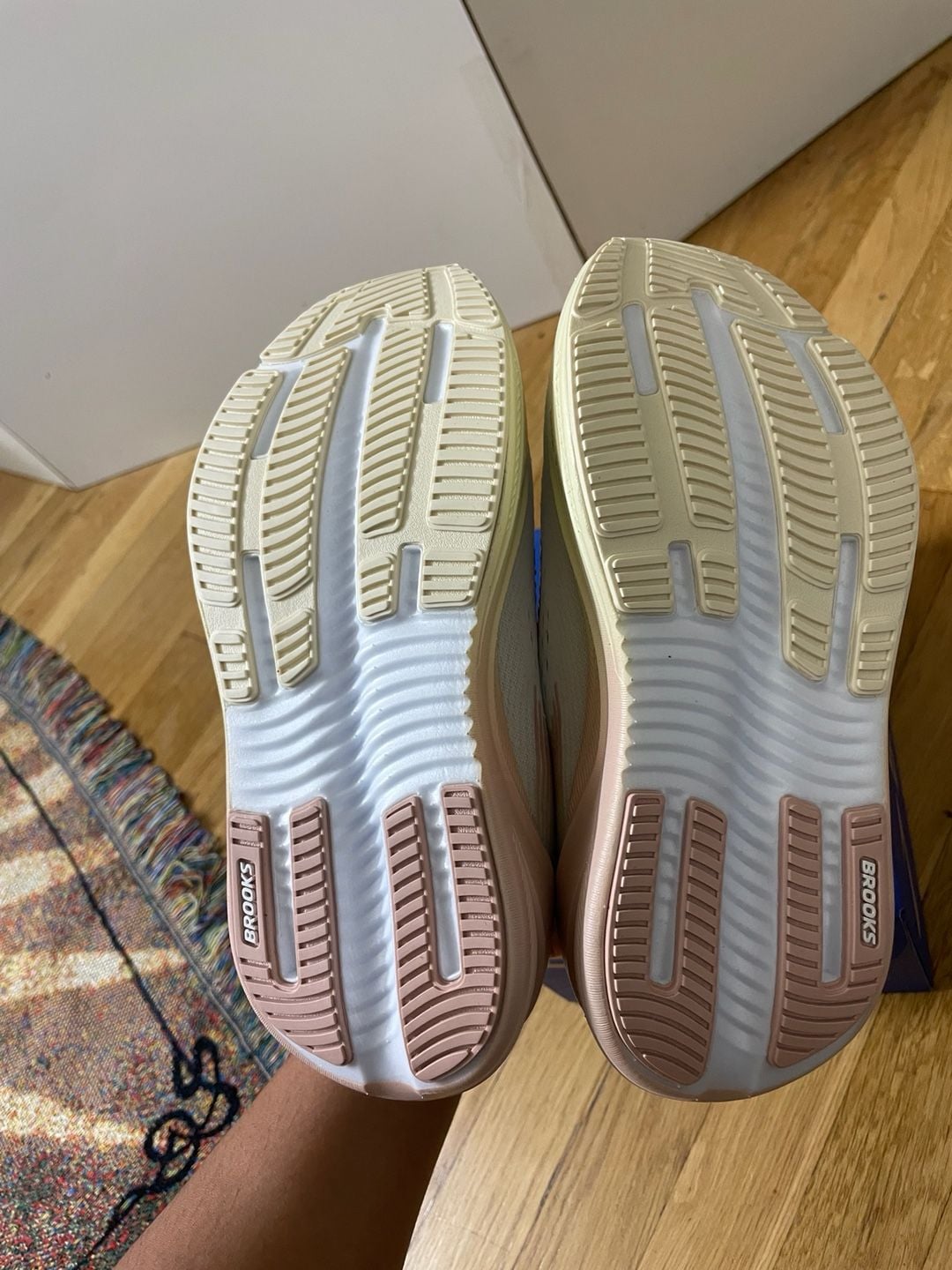 Brooks Ghost Max 4 6