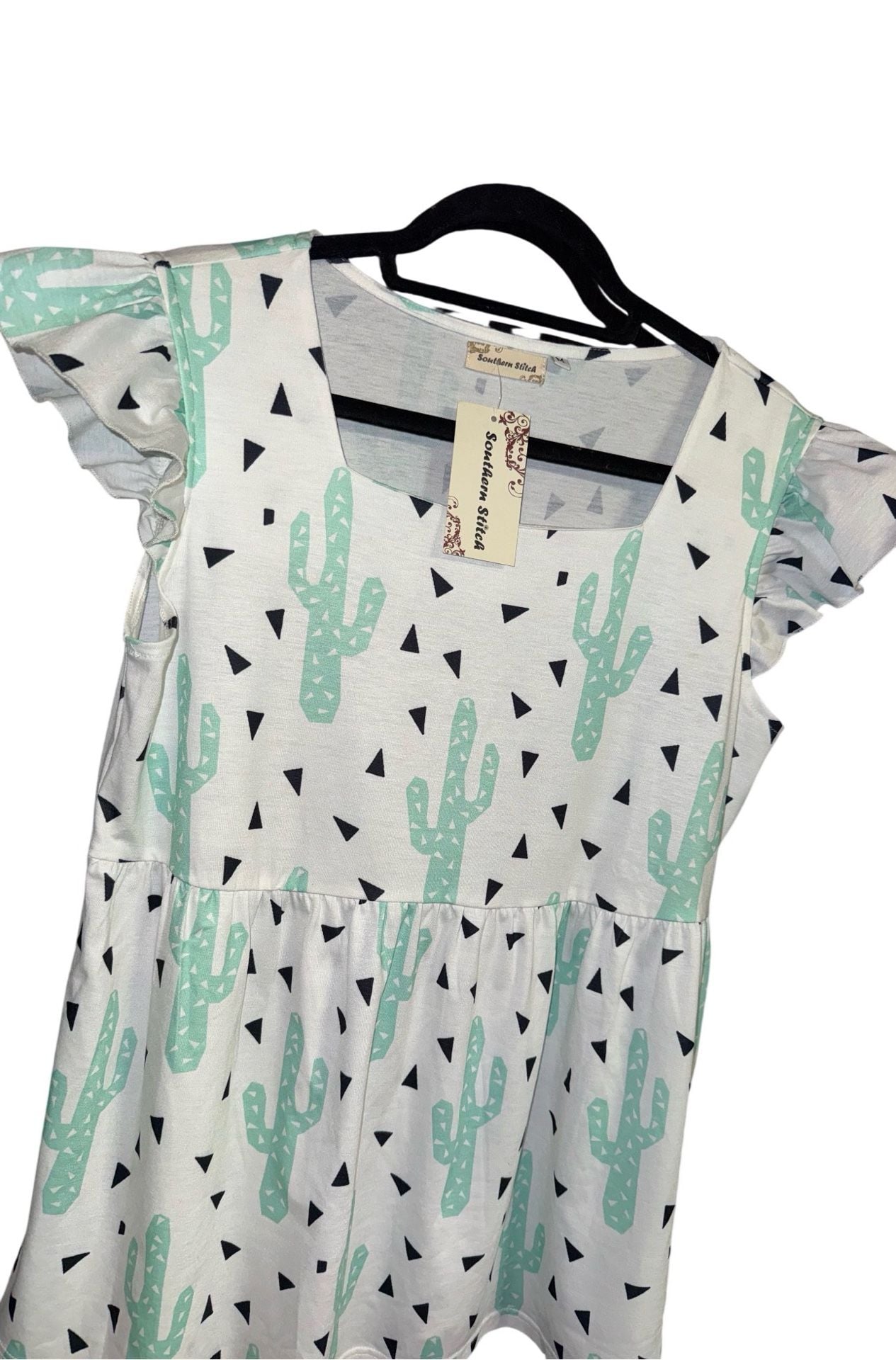 Southern Stitch Cactus Ruffle Sleeve Top Size M 3