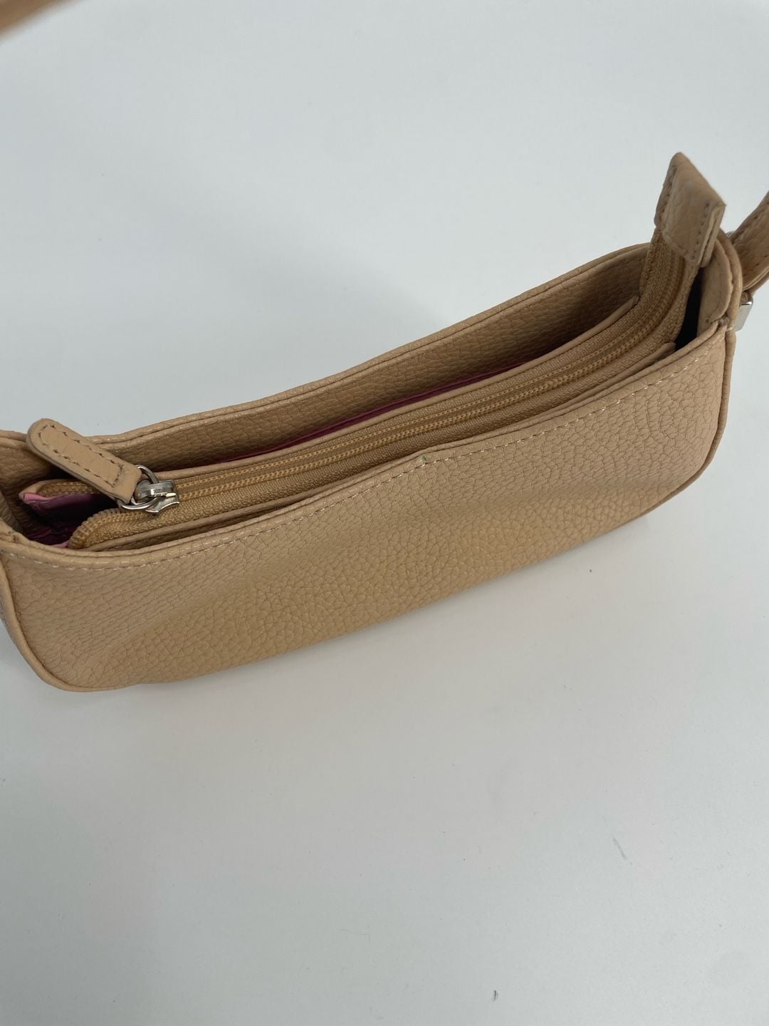 Liz Claiborne Accessories Beige Pebbled Leather Shoulder Bag 5