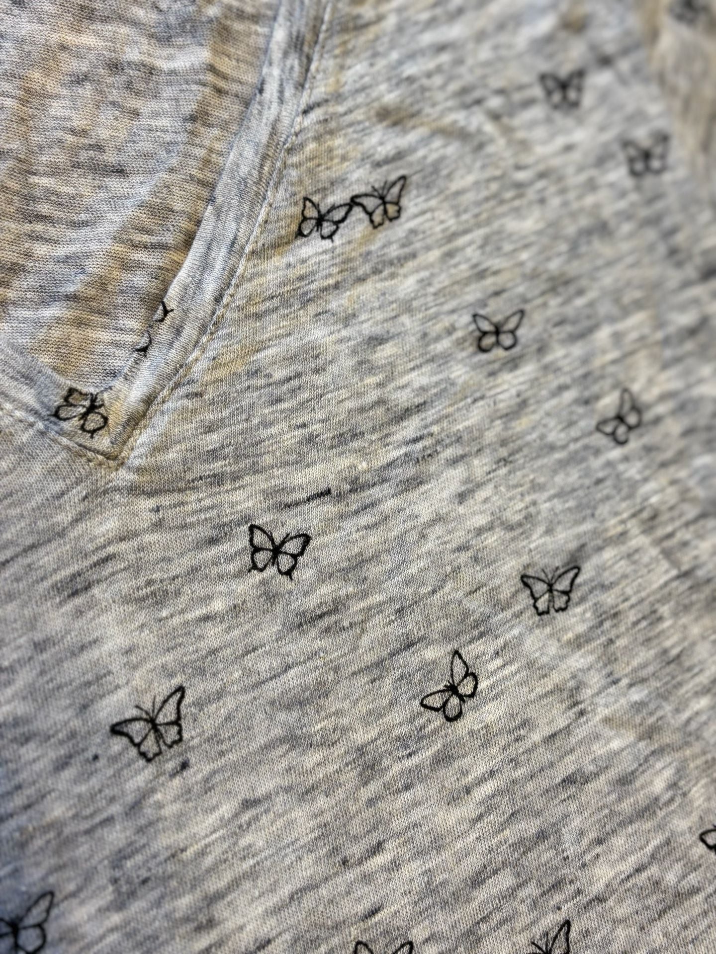Rails V-Neck Butterfly Print T-Shirt Size S Gray 3