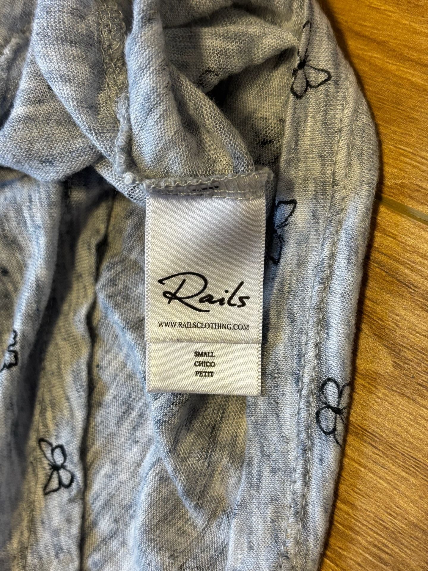 Rails V-Neck Butterfly Print T-Shirt Size S Gray 5