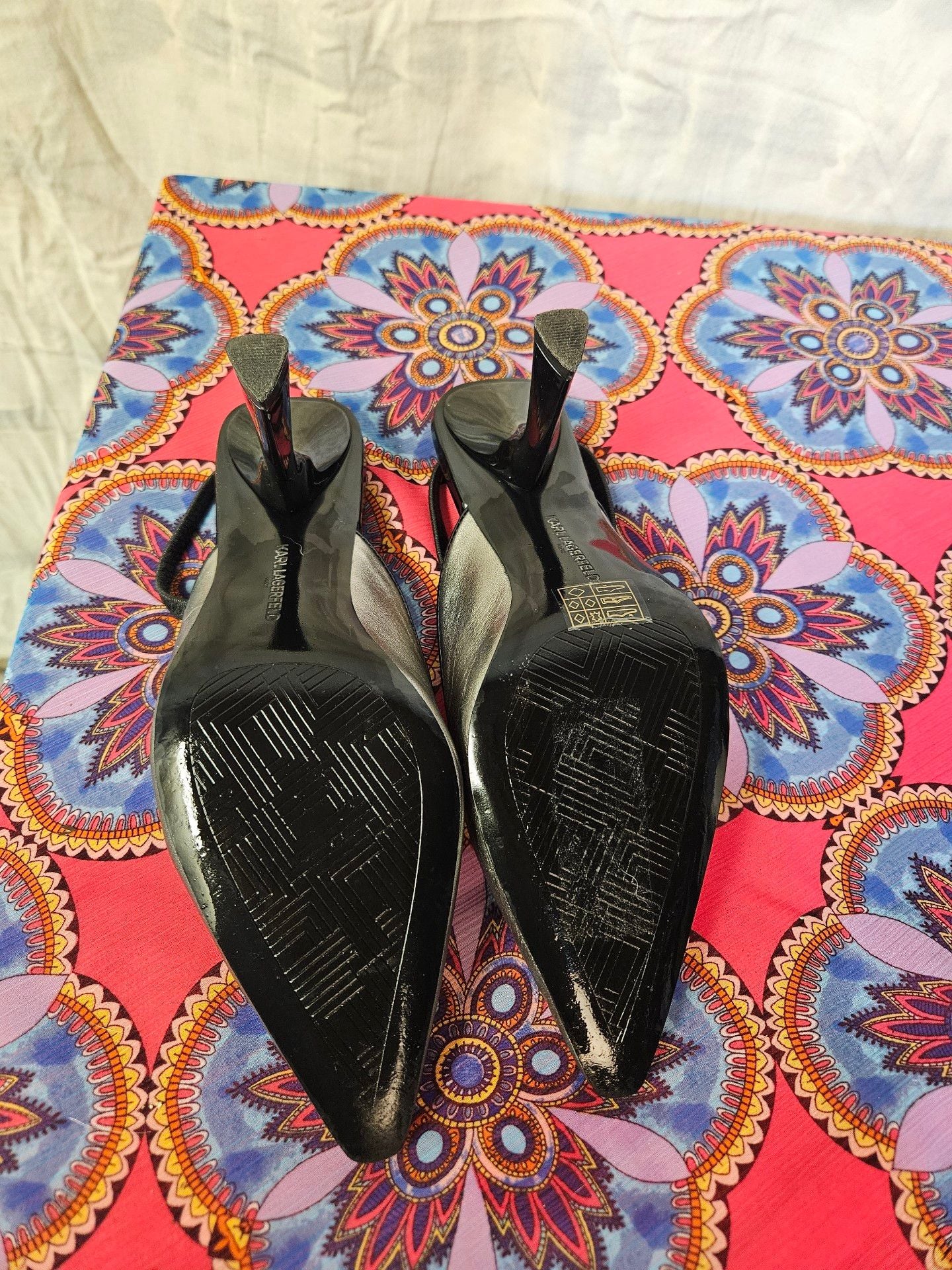 Karl Lagerfeld Metallic Silver Slingback Pumps Size 6.5M Pointed Toe 7