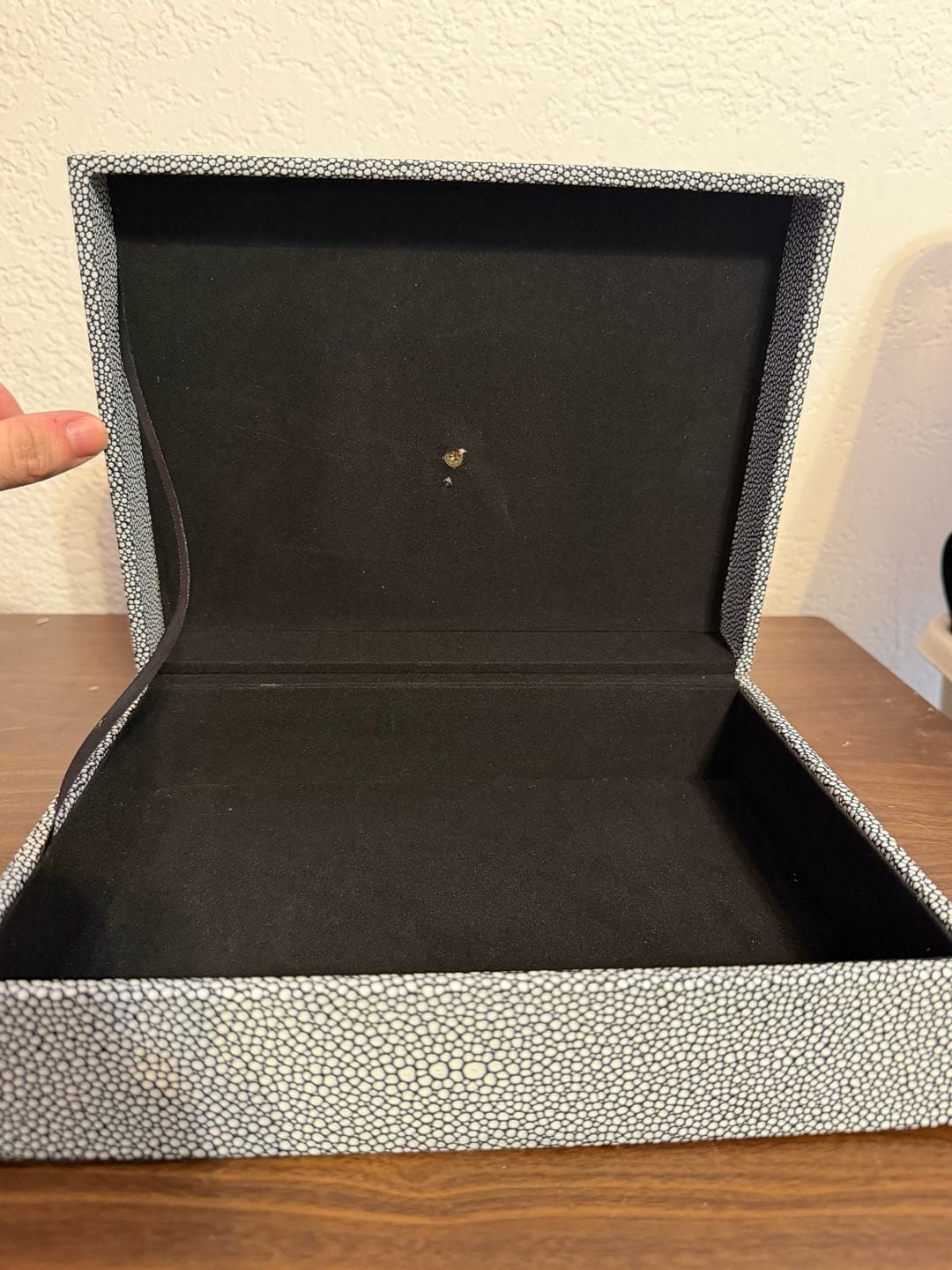 S & K Ltd Stingray Box with Coral Accent 3