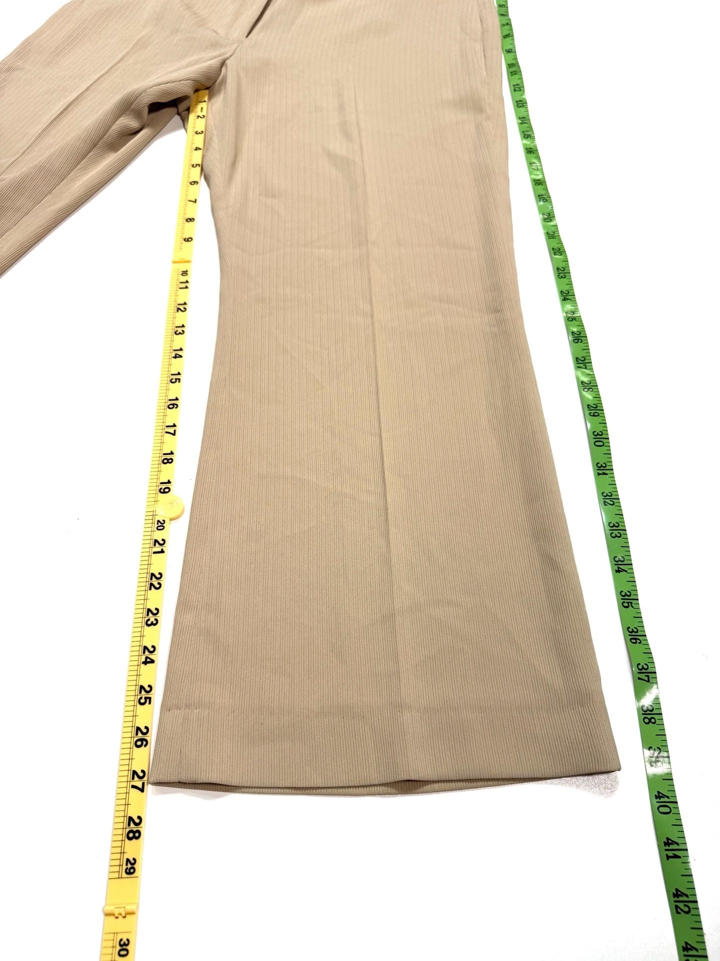Garfield & Marks Women's Pants Size 14 Quiet Luxury Old Money Minimalist Y2K Heritage Tan Khaki Ribbed Wide Leg Flare Cropped Elise Trousers Lined Made in USA 11