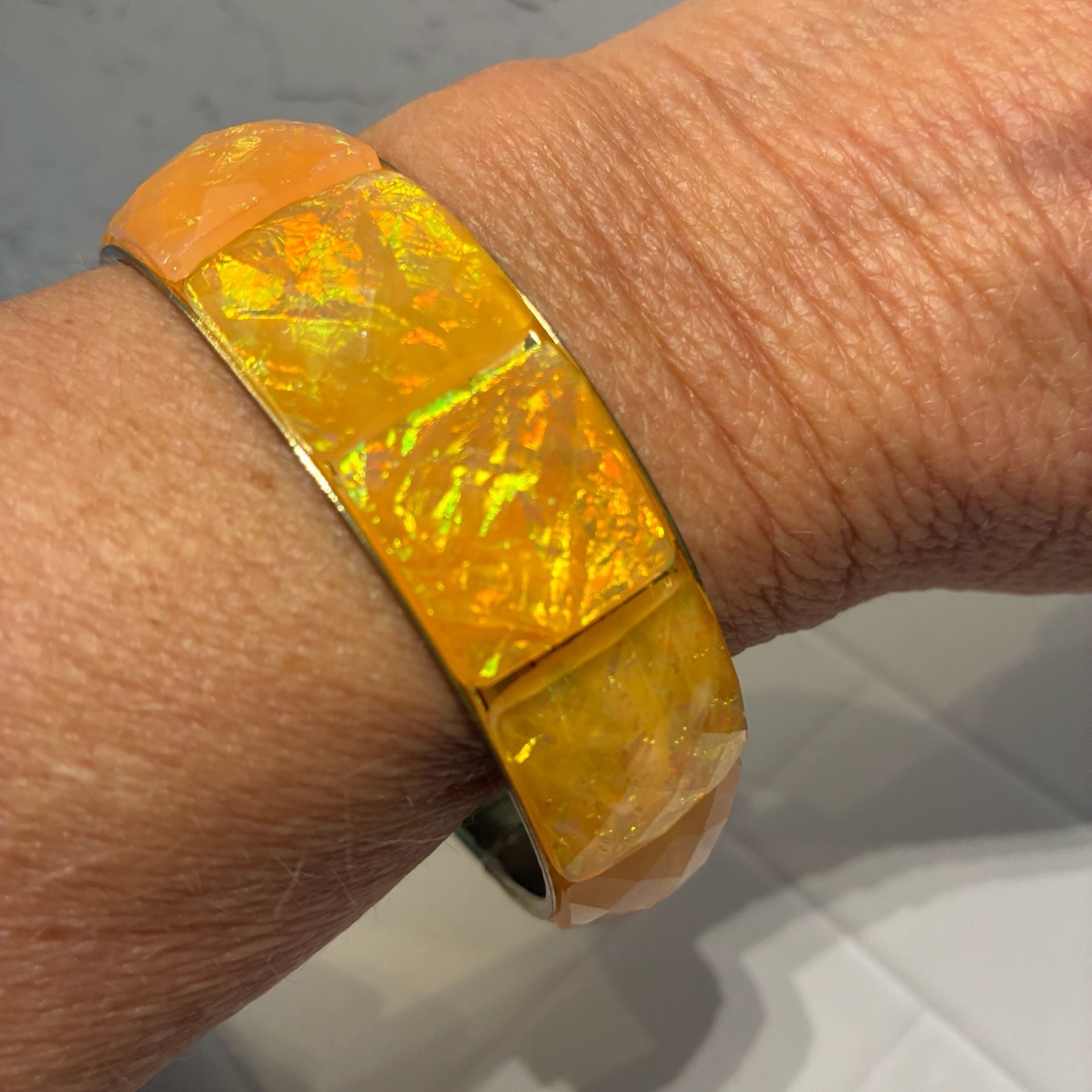 Vintage Gold Tone Orange Faceted Resin Tile Bangle Bracelet 4