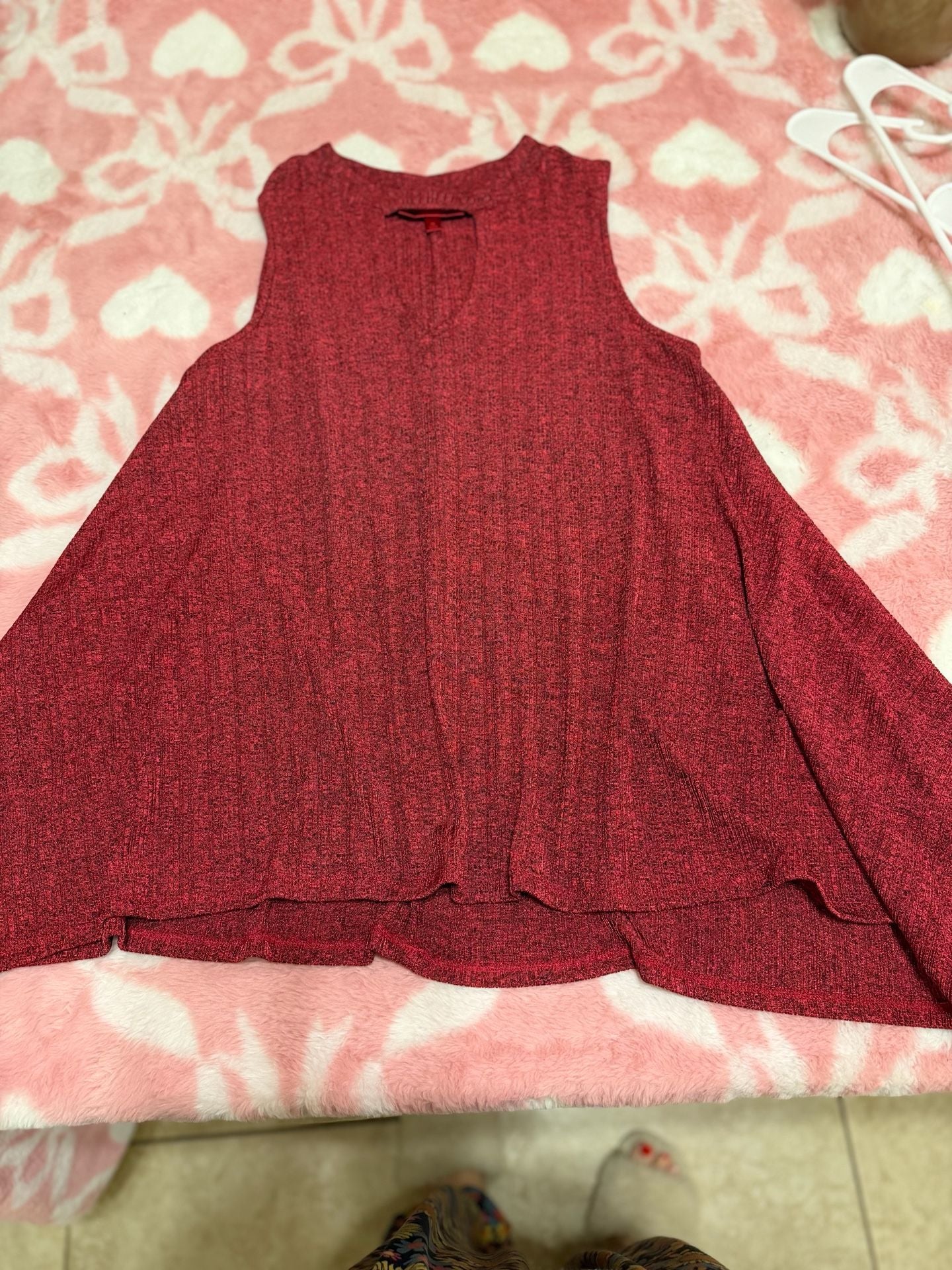 Jennifer Lopez Keyhole Tank Top Size M Red Sleeveless Blouse 3