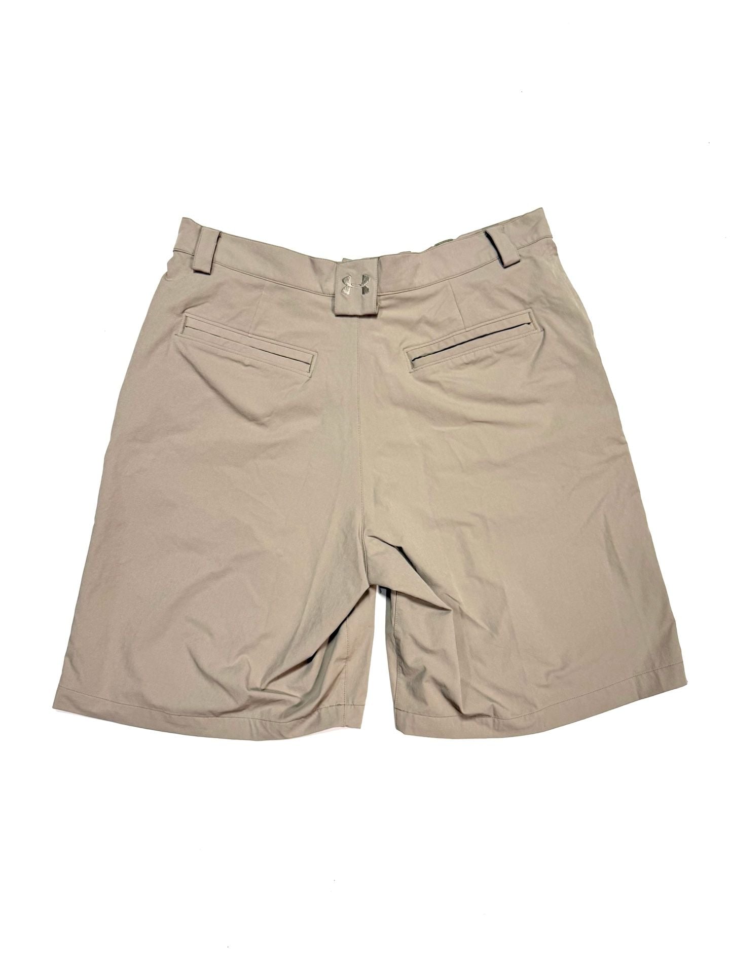 Under Armour Men's Shorts Size 36 Preppy Golfcore Country Club Old Money Quiet Luxury Y2K Khaki Tan Golf Chino Flat Front Performance Stretch Nylon 3
