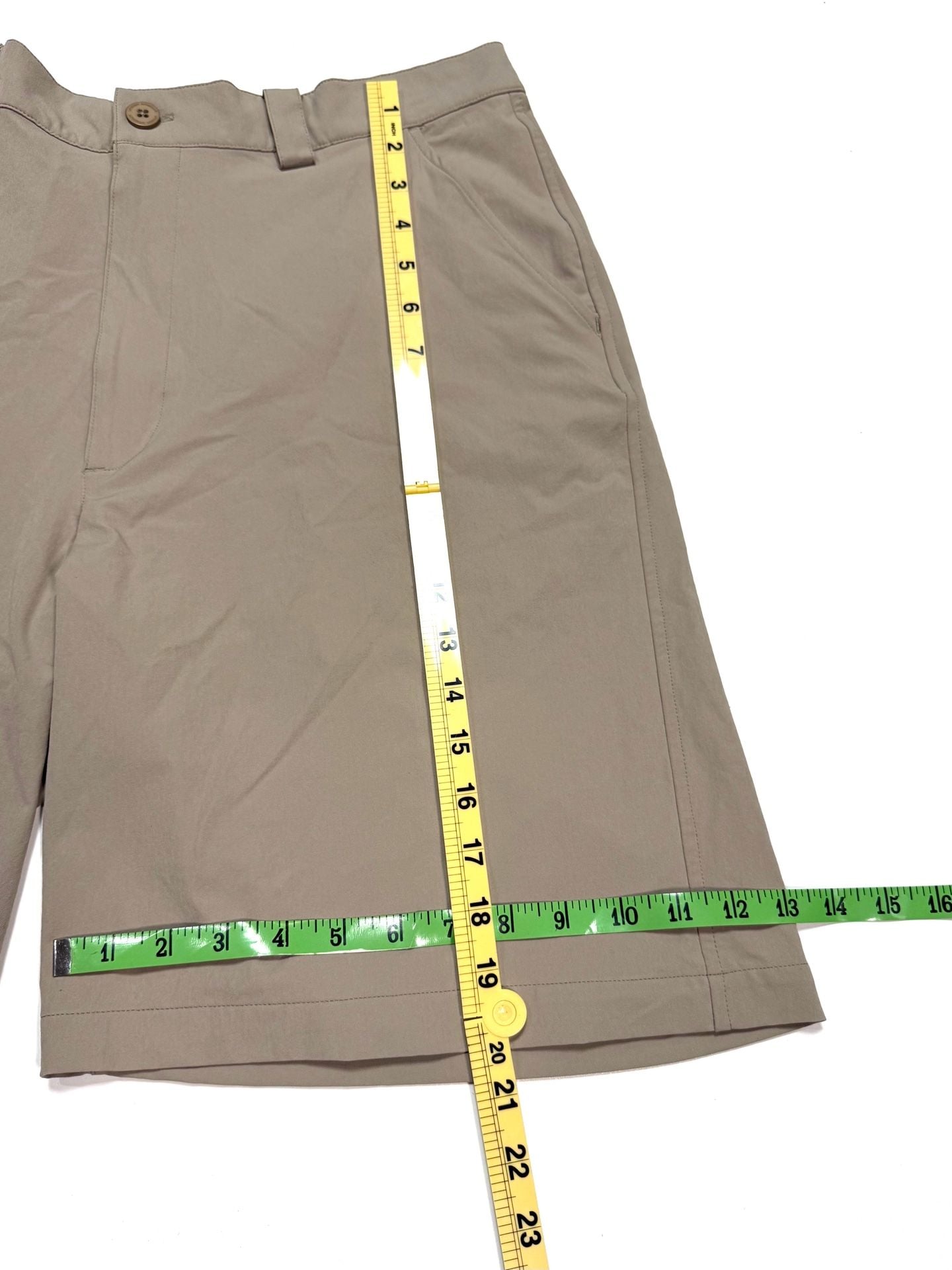 Under Armour Men's Shorts Size 36 Preppy Golfcore Country Club Old Money Quiet Luxury Y2K Khaki Tan Golf Chino Flat Front Performance Stretch Nylon 7