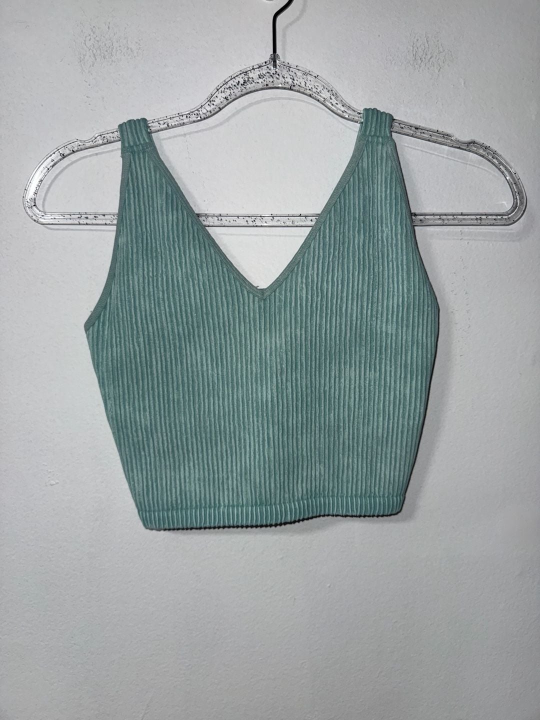 Innvicta Activewear Ribbed V-Neck Crop Tank Top Green 2