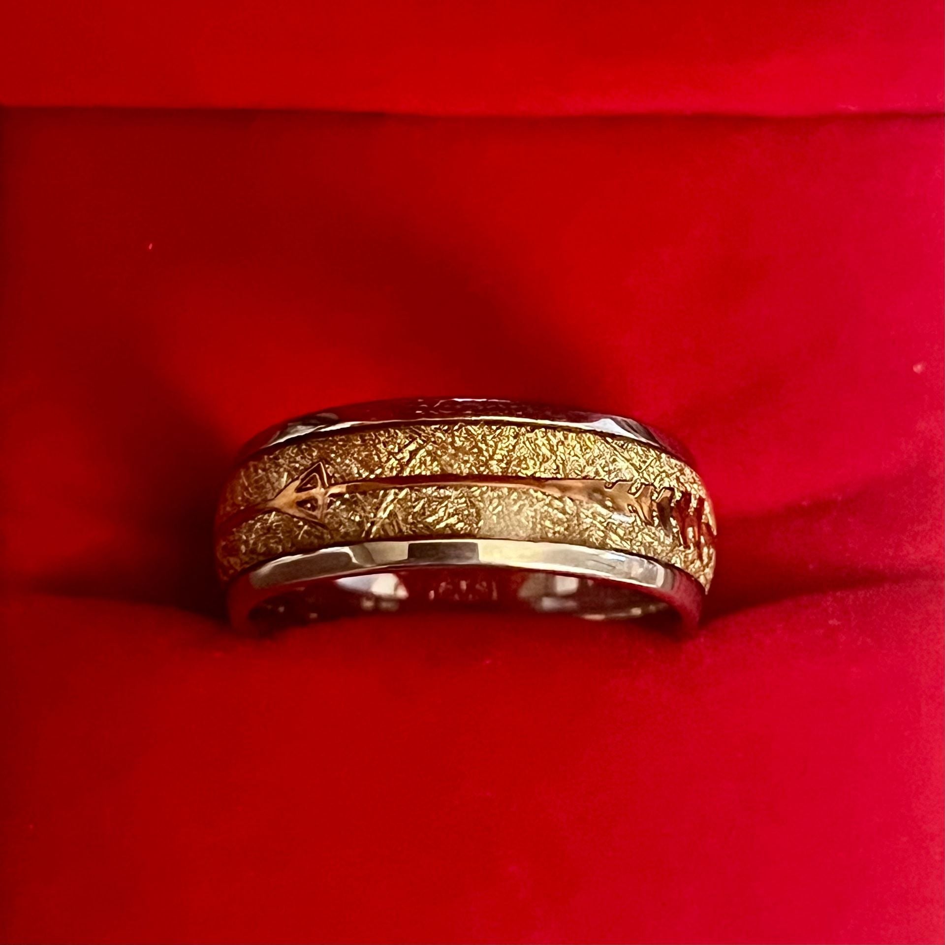 Tungsten Yellow Gold 8mm Ring with White Meteorite Inlay and Arrow Size 9 3