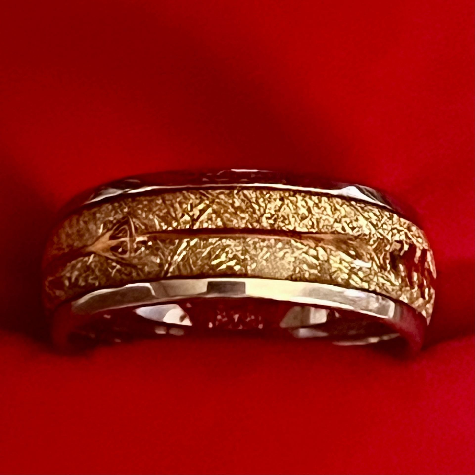 Tungsten Yellow Gold 8mm Ring with White Meteorite Inlay and Arrow Size 9 4
