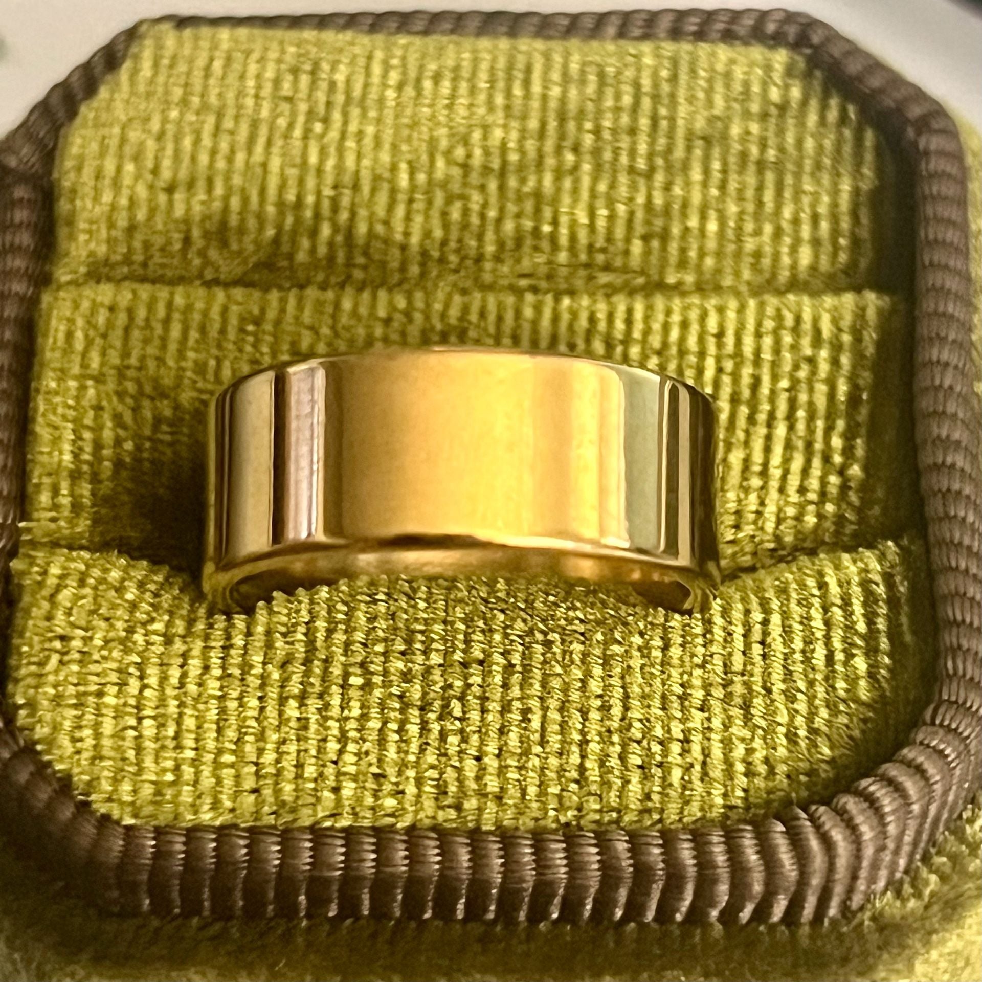Gold-Tone Stainless Steel Flat Band Polished Finish 8mm Ring Size 6 2