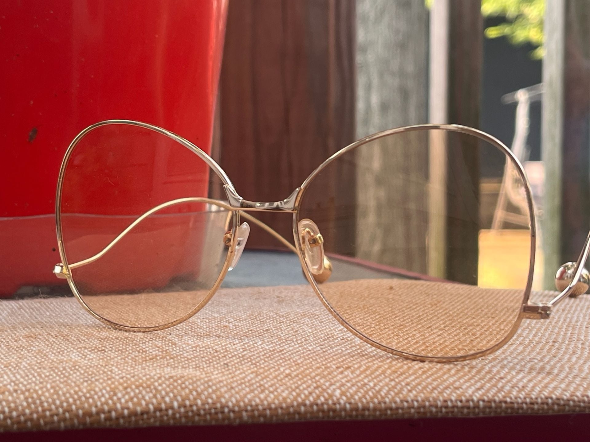 Gold Tone Metal Frame Tan/Peach Lens Sunglasses 4