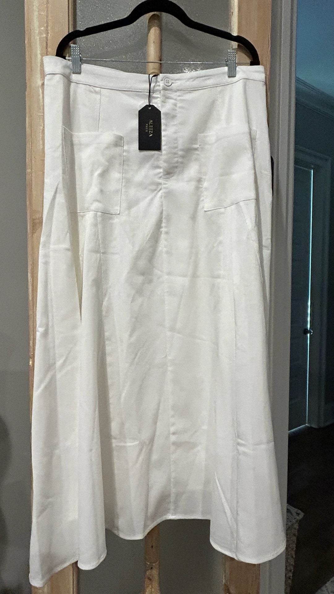 Aleeza Paris White Maxi Skirt Size XL 2
