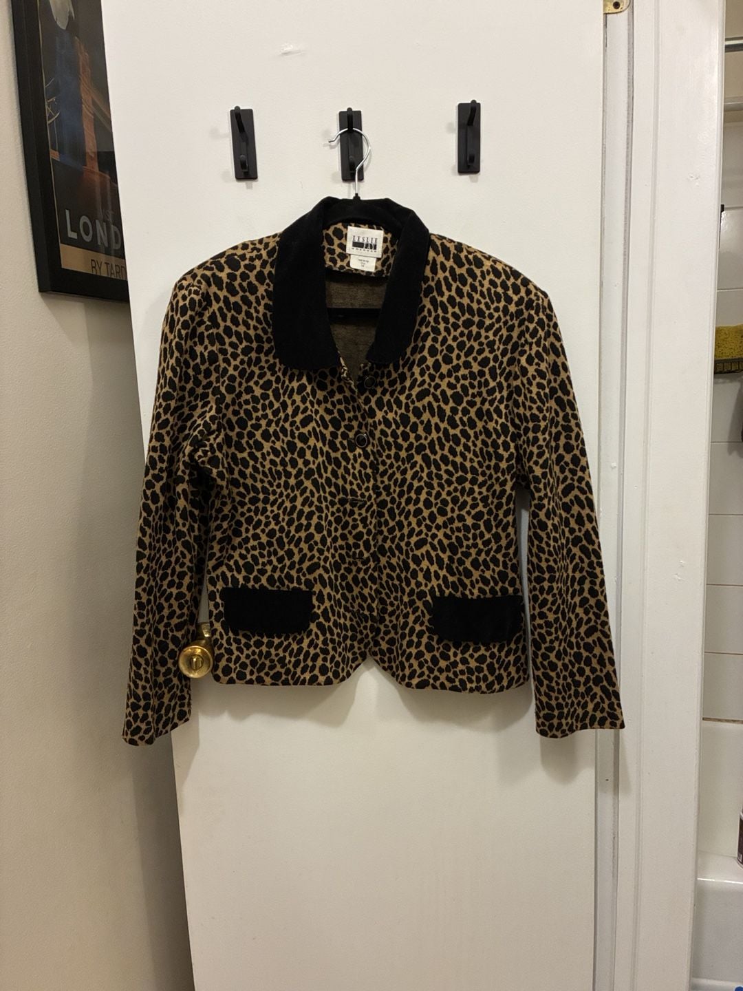 Vintage 1990s Leslie Fay Leopard Jacket Size 14 Animal Print Velvet Collar 2