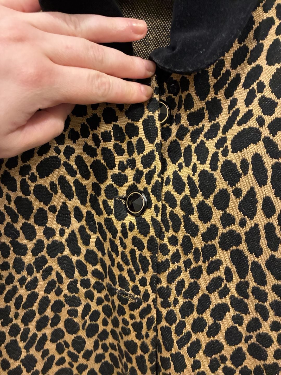 Vintage 1990s Leslie Fay Leopard Jacket Size 14 Animal Print Velvet Collar 5