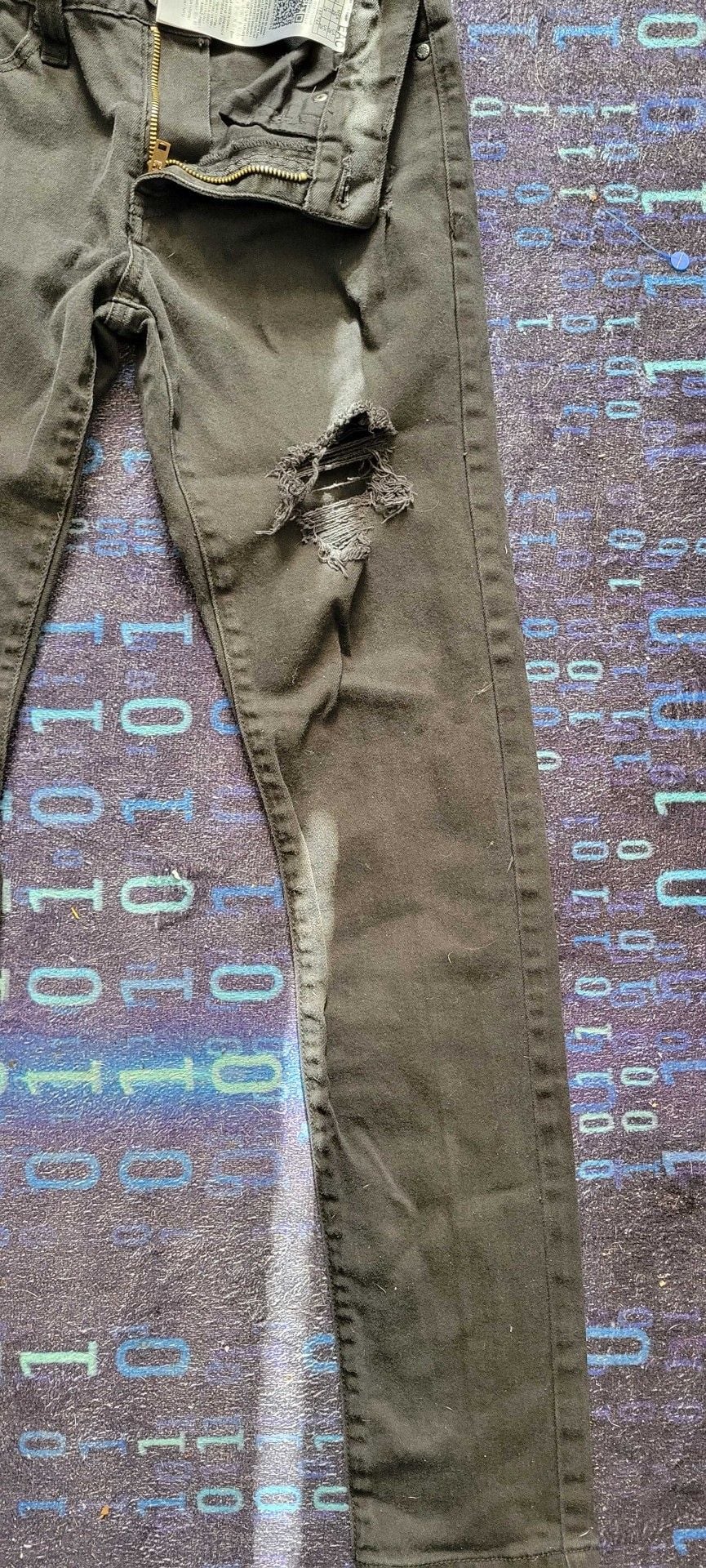 GUESS Skinny Distressed Jeans Size 28 9