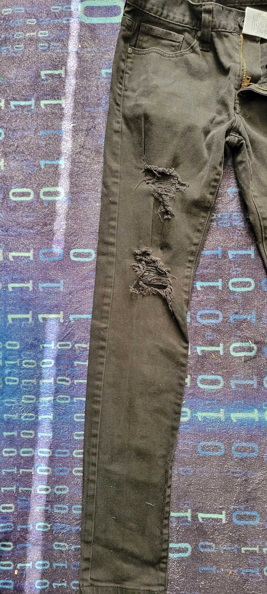 GUESS Skinny Distressed Jeans Size 28 10