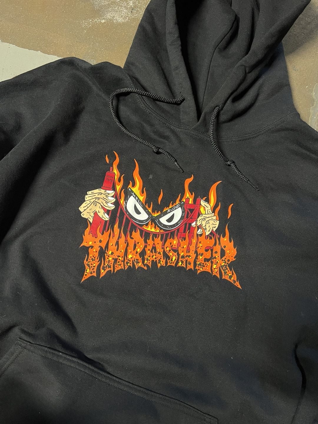 Thrasher Flame Hoodie Size XL Black 3