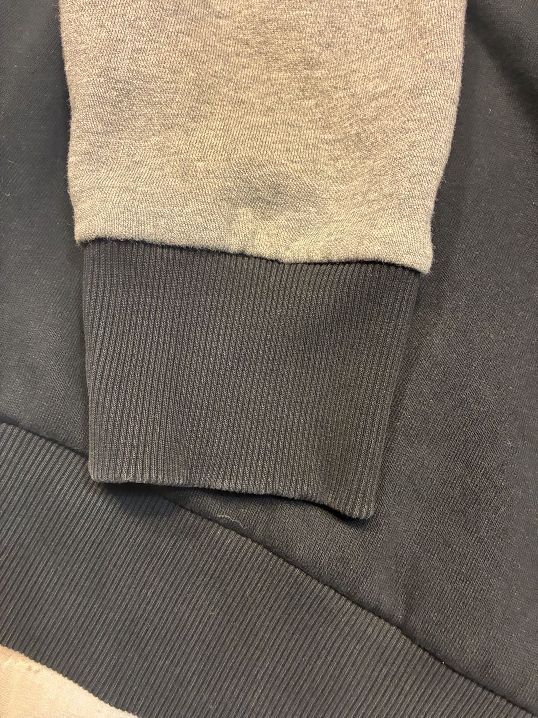 Burberry London England Sweatshirt XL Black Gray Raglan Pocket 7