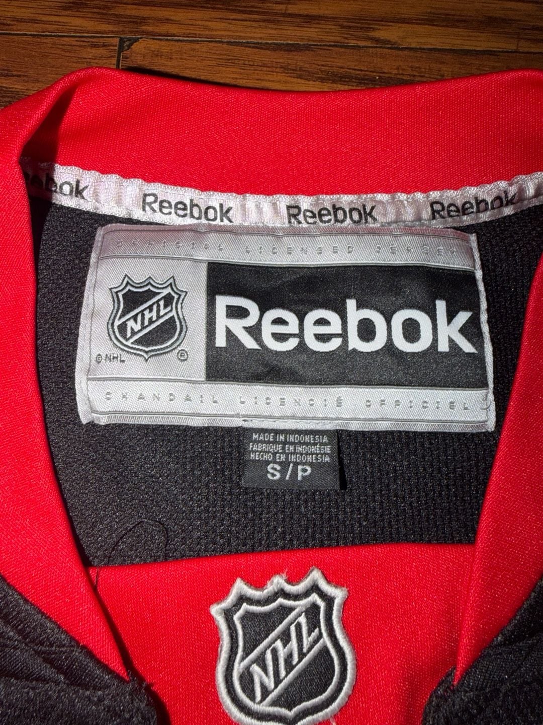Reebok Chicago Blackhawks Hockey Jersey Size S Black Red 9