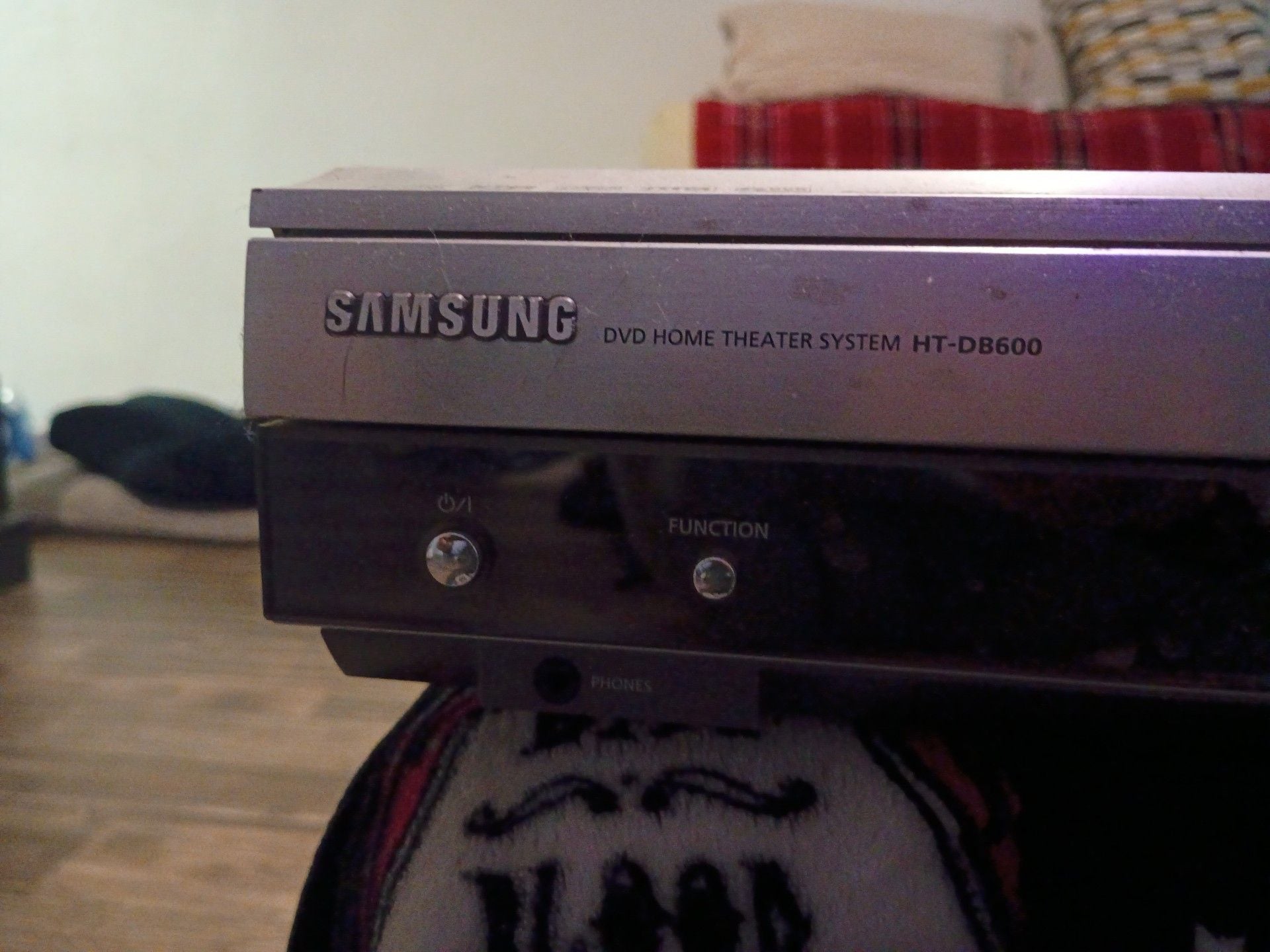 Samsung DVD Home Theater System HT-DB600 1