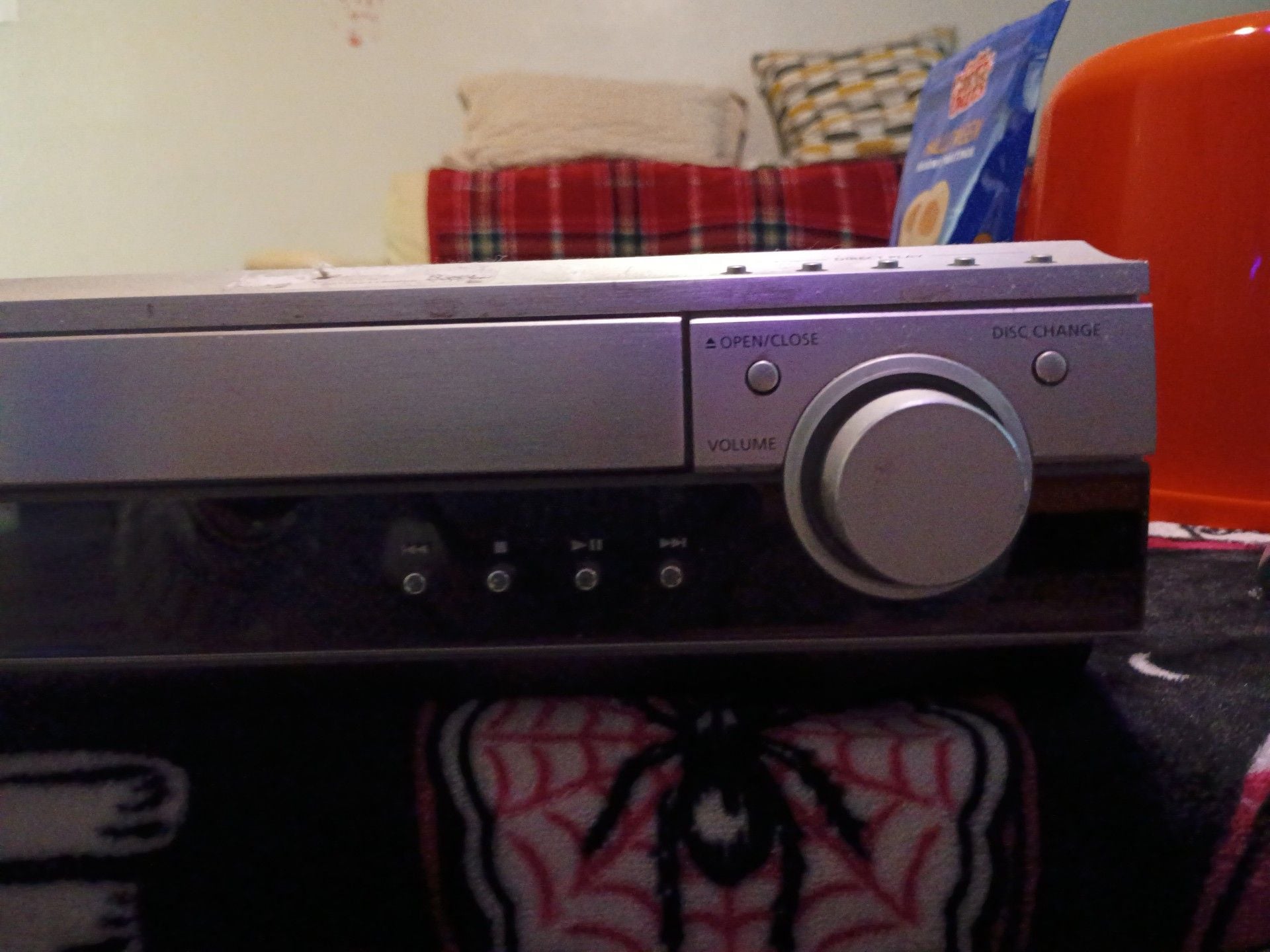 Samsung DVD Home Theater System HT-DB600 2