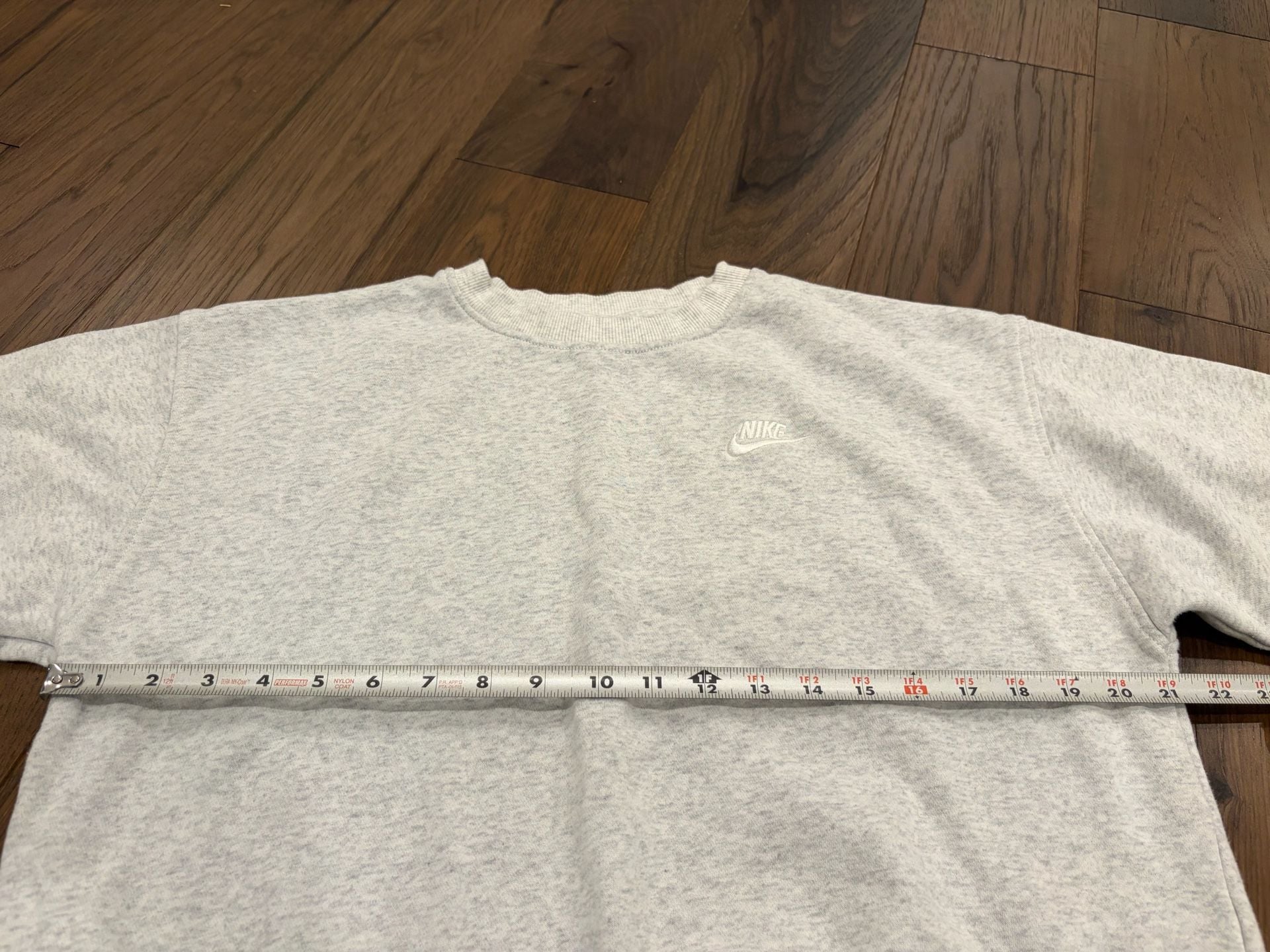 Nike Embroidered Swoosh Sweatshirt Youth Size XL Gray Heather 6