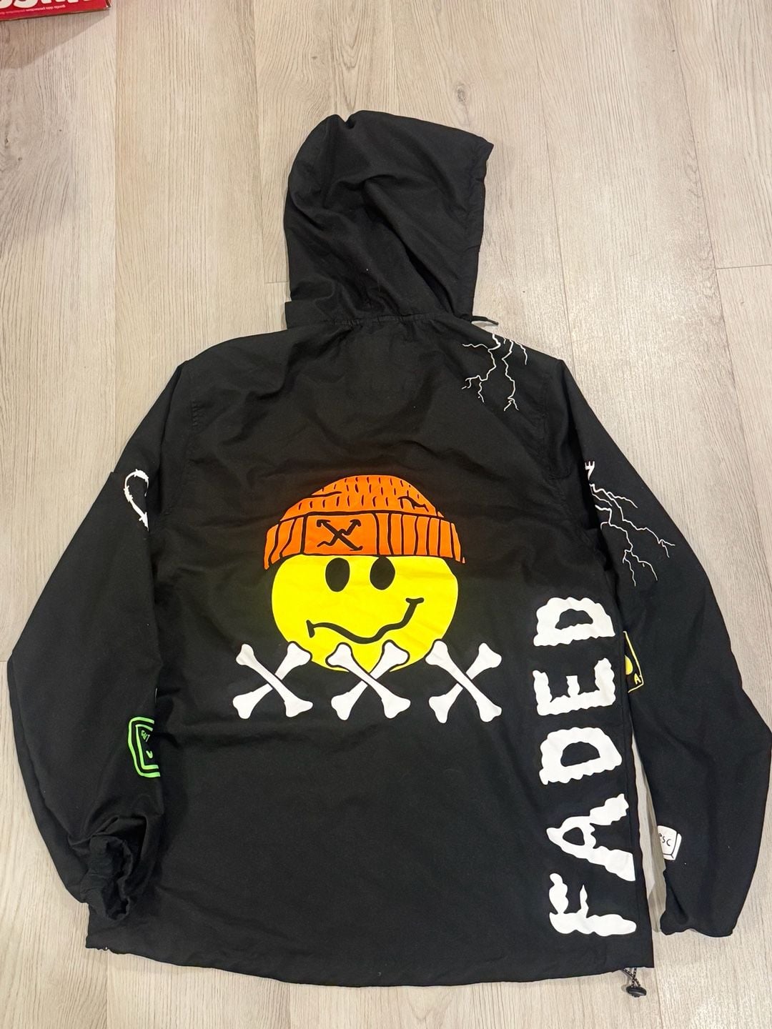 Windbreaker 1/4 zip medium graffic rue21 6