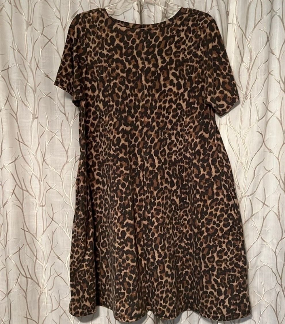 Crepas Leopard Print Short Sleeve Dress 3