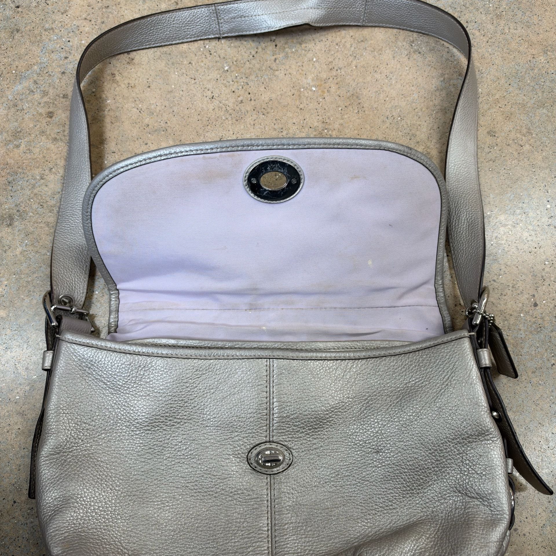Essential Vintage Coach Metallic Leather Flap Shoulder Bag Silver 5