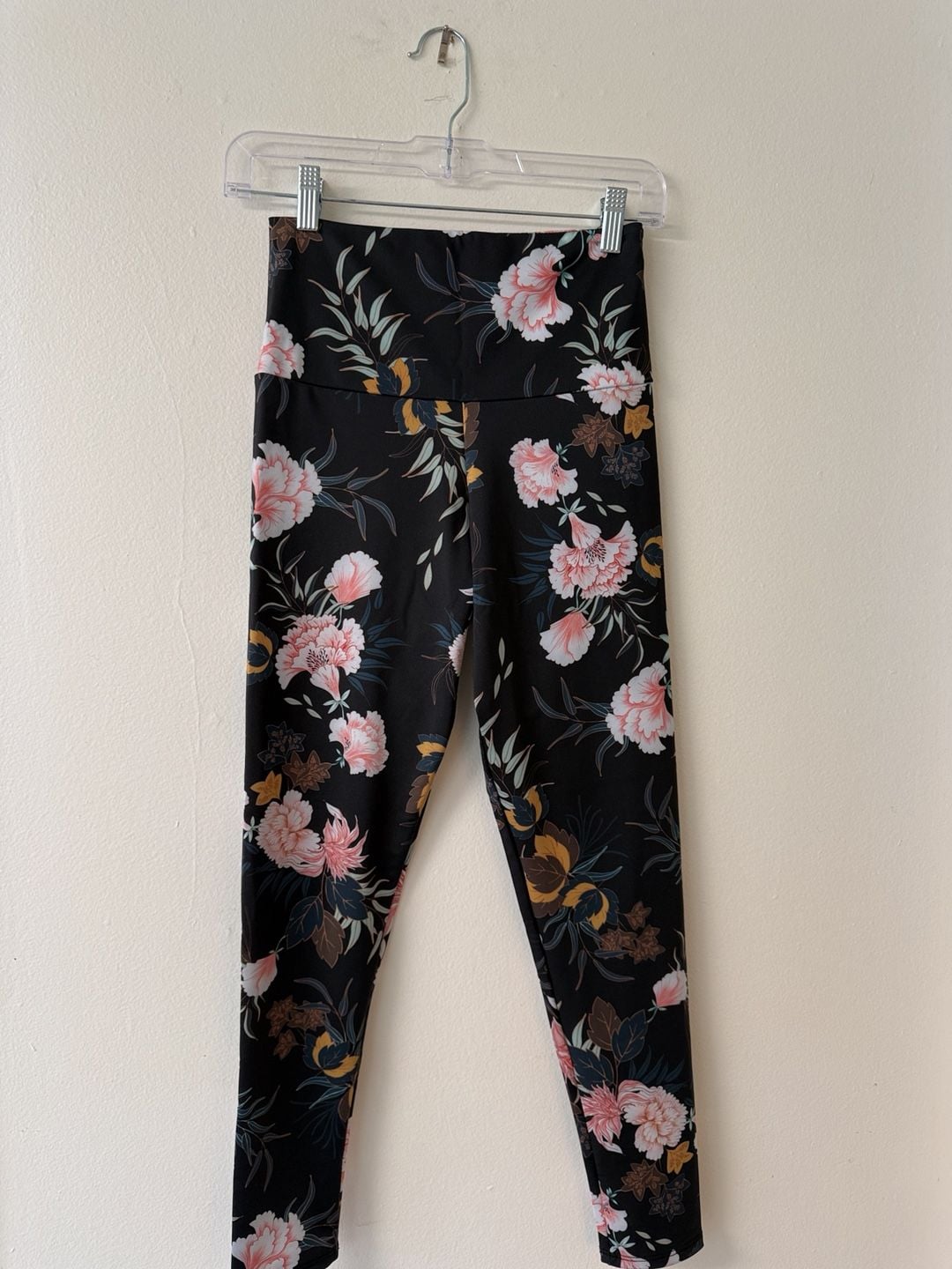 Onzie Floral Leggings Black Pink High Rise 2