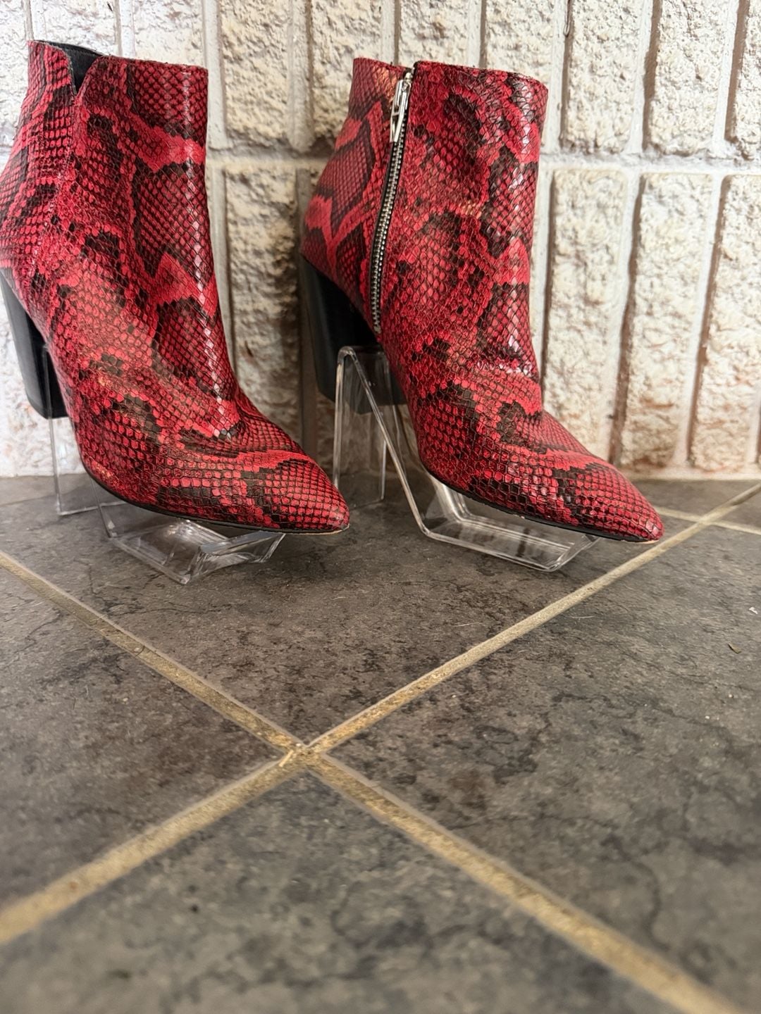 LUS 3 Dolce Vita Ankle Boots Size 8 Red Snake Print 3