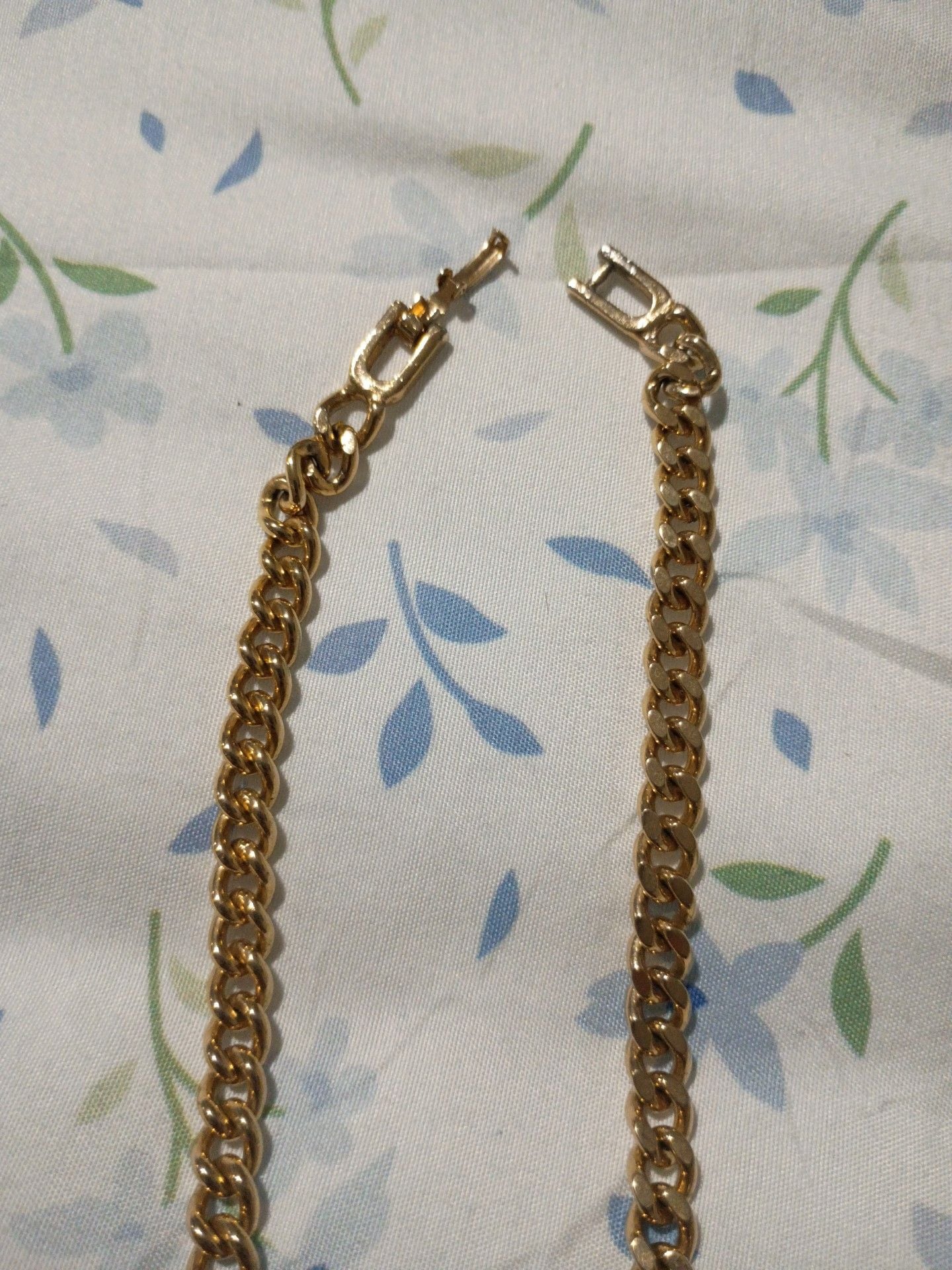Vintage Gold Tone Curb Chain Faceted Clear Pendant Necklace 2