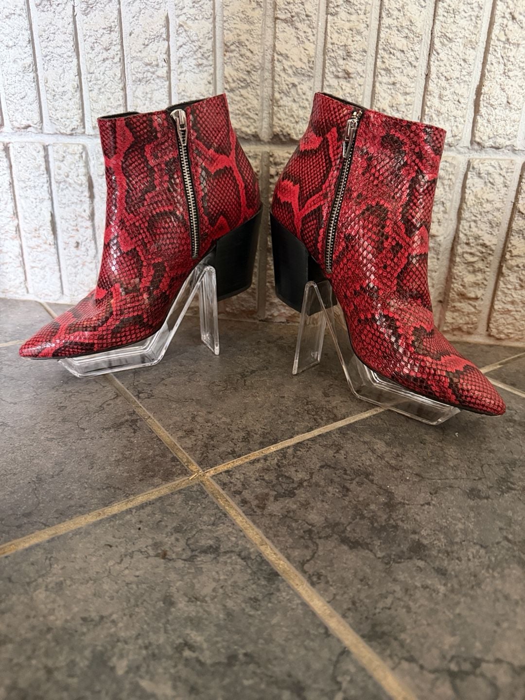 LUS 3 Dolce Vita Ankle Boots Size 8 Red Snake Print 6